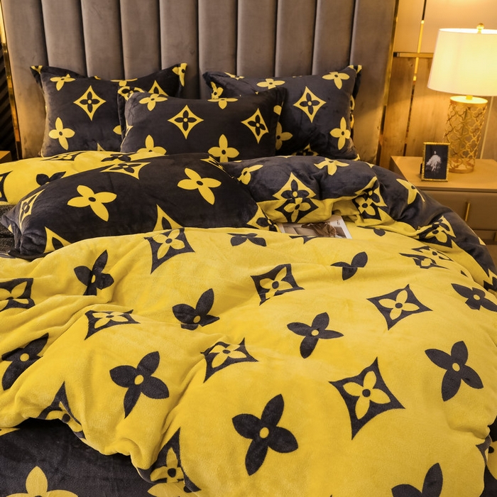 91家纺网 家纺一手货源 找家纺 宝薇 2025新款加厚保暖简约风小版印花牛奶绒四件套 大咖-黄