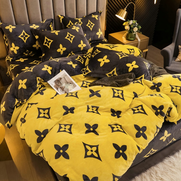 91家纺网 家纺一手货源 找家纺 宝薇 2025新款加厚保暖简约风小版印花牛奶绒四件套 大咖-黄