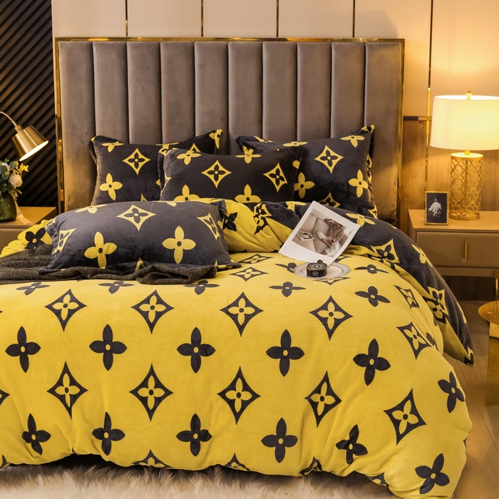 91家纺网 家纺一手货源 找家纺 宝薇 2025新款加厚保暖简约风小版印花牛奶绒四件套 大咖-黄