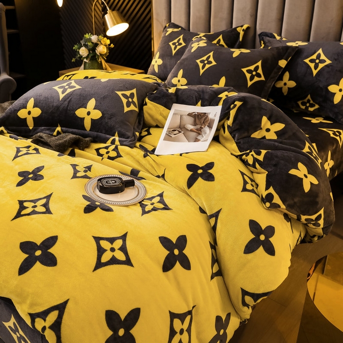 91家纺网 家纺一手货源 找家纺 宝薇 2025新款加厚保暖简约风小版印花牛奶绒四件套 大咖-黄