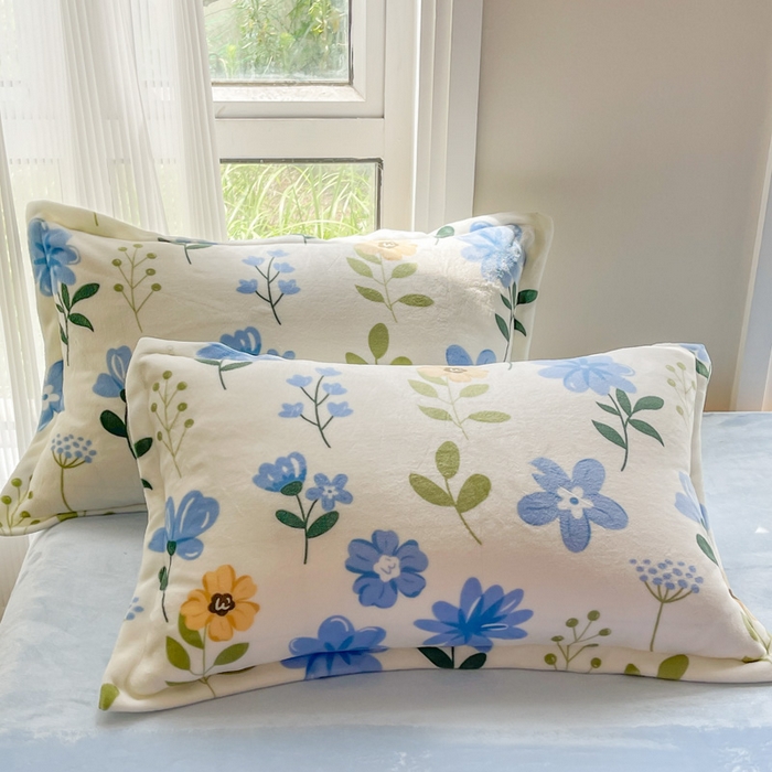 91家纺网 家纺一手货源 找家纺 宝薇 2025新款加厚保暖简约风小版印花牛奶绒四件套 蓝色心情