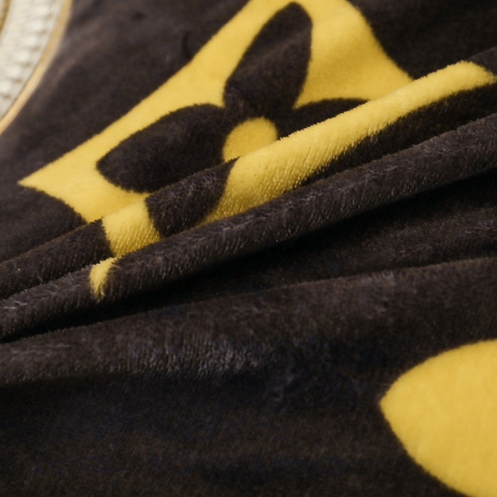 91家纺网 家纺一手货源 找家纺 宝薇 2025新款加厚保暖简约风小版印花牛奶绒四件套 大咖