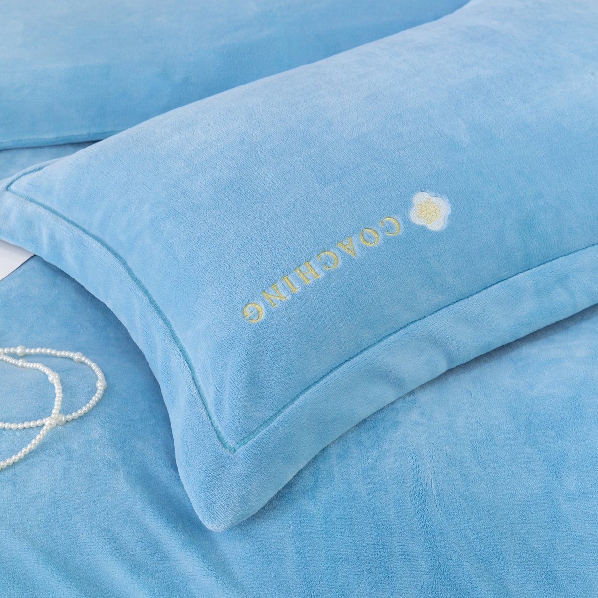 91家纺网 家纺一手货源 找家纺 优姿家纺 2025新款10斤牛奶绒宽边绣花保暖四件套-田园印象 田园印象-天兰