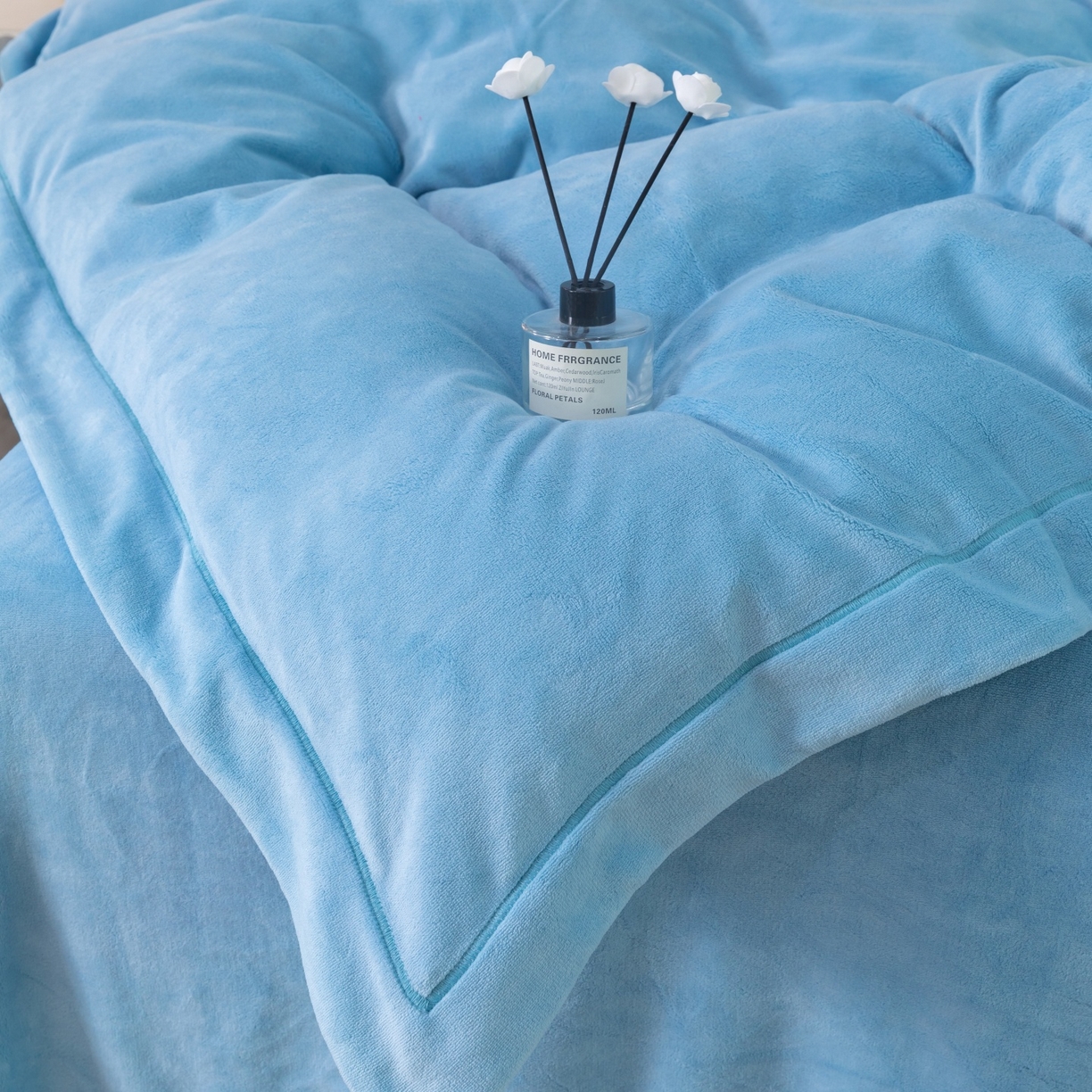 91家纺网 家纺一手货源 找家纺 优姿家纺 2025新款10斤牛奶绒宽边绣花保暖四件套-田园印象 田园印象-天兰