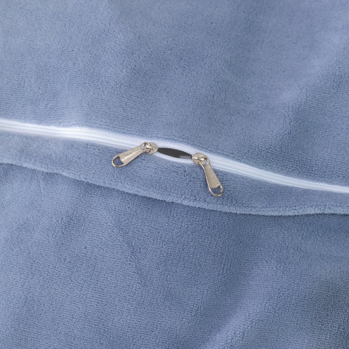 91家纺网 家纺一手货源 找家纺 优姿家纺 2025新款10斤牛奶绒宽边绣花保暖四件套-田园印象 田园印象-典雅灰