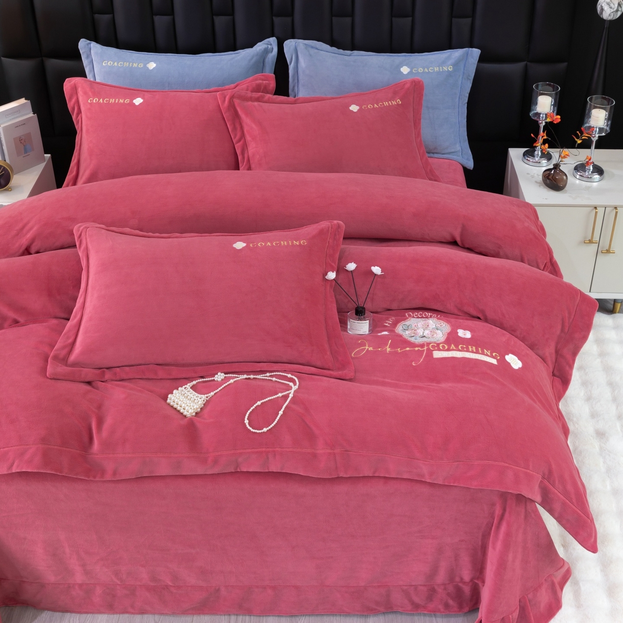 91家纺网 家纺一手货源 找家纺 优姿家纺 2025新款10斤牛奶绒宽边绣花保暖四件套-田园印象 田园印象-皮红