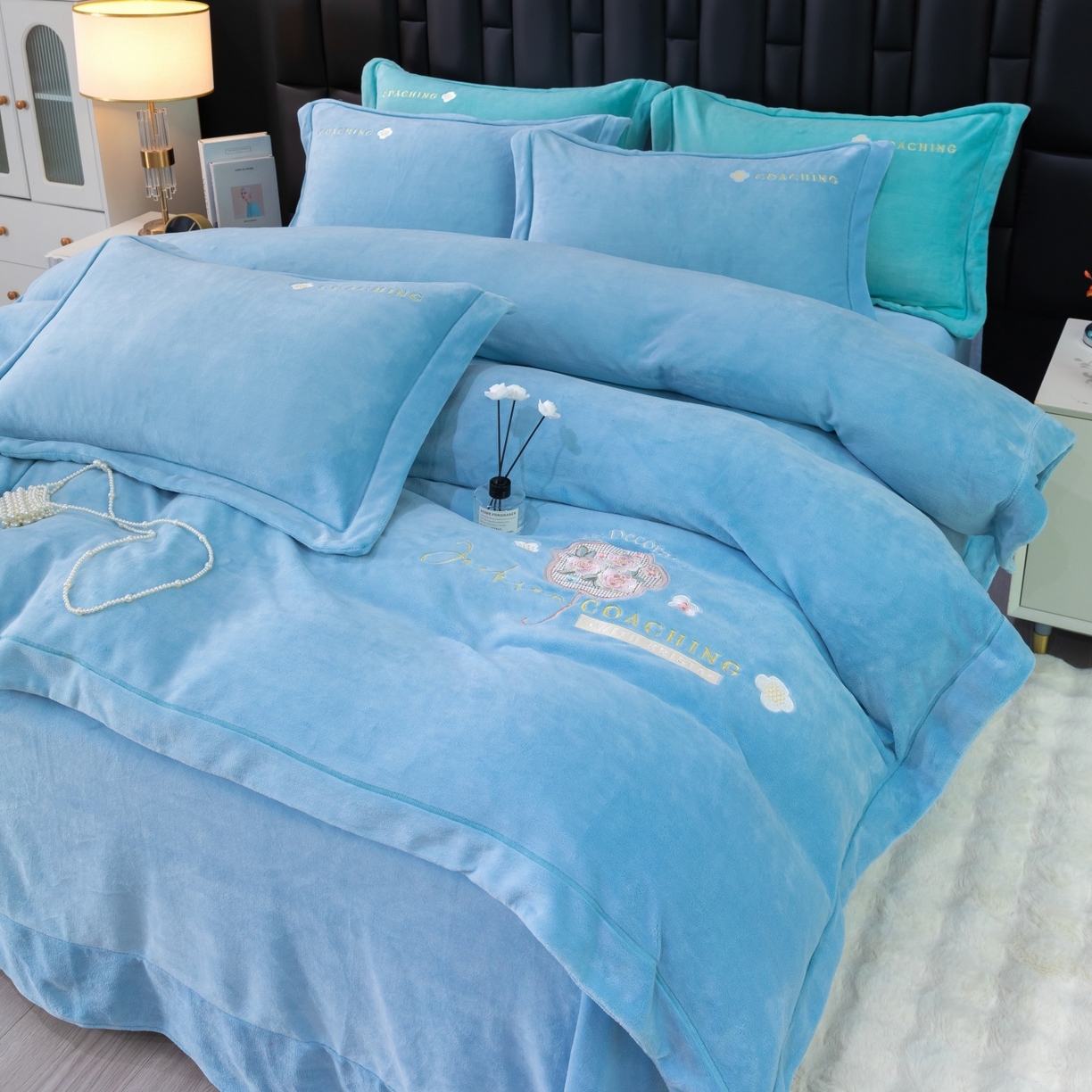 91家纺网 家纺一手货源 找家纺 优姿家纺 2025新款10斤牛奶绒宽边绣花保暖四件套-田园印象 田园印象-天兰