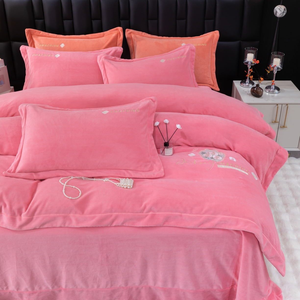 91家纺网 家纺一手货源 找家纺 优姿家纺 2025新款10斤牛奶绒宽边绣花保暖四件套-田园印象 田园印象-粉