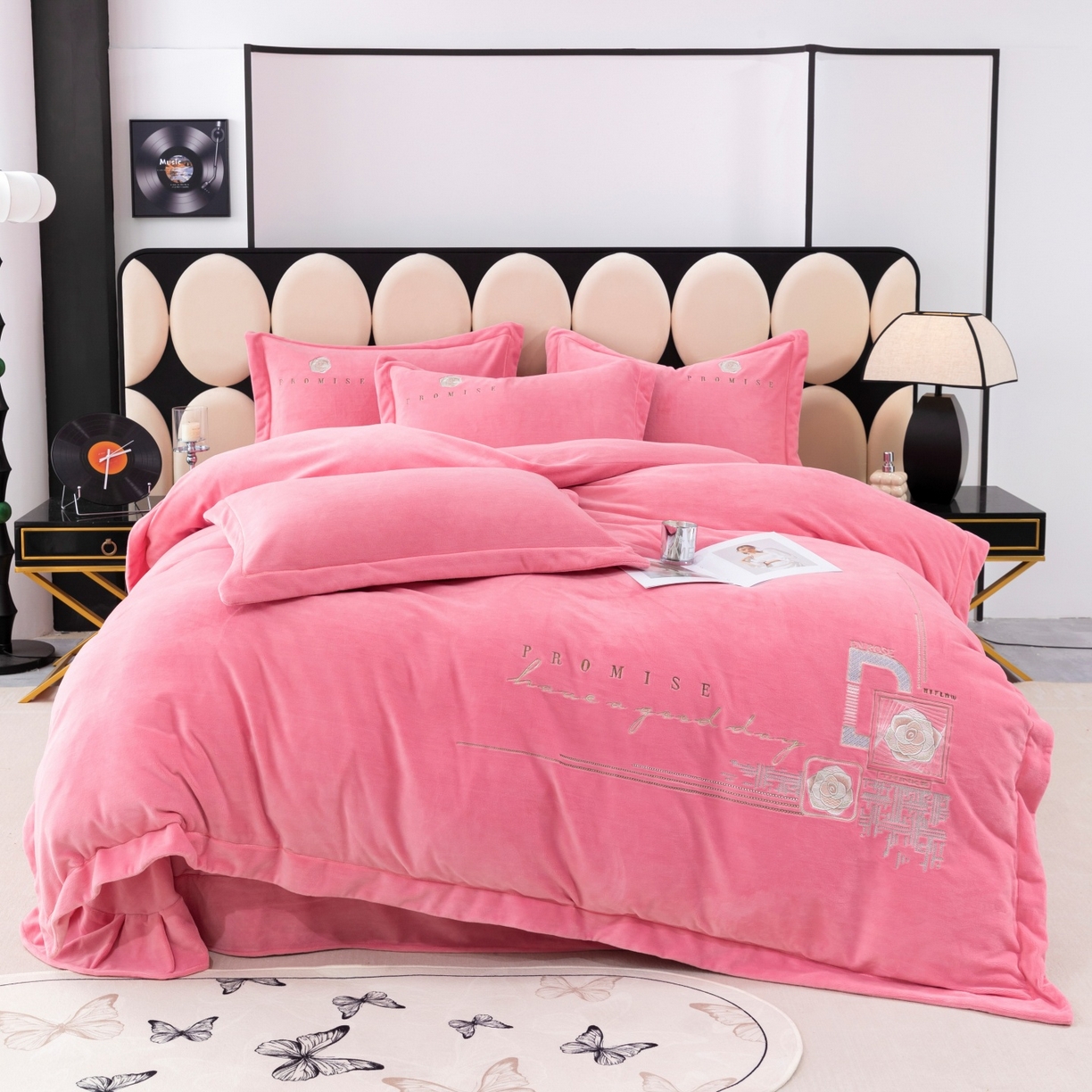 91家纺网 家纺一手货源 找家纺 优姿家纺 2025新款10斤牛奶绒宽边绣花保暖四件套-简单生活 简单生活-粉