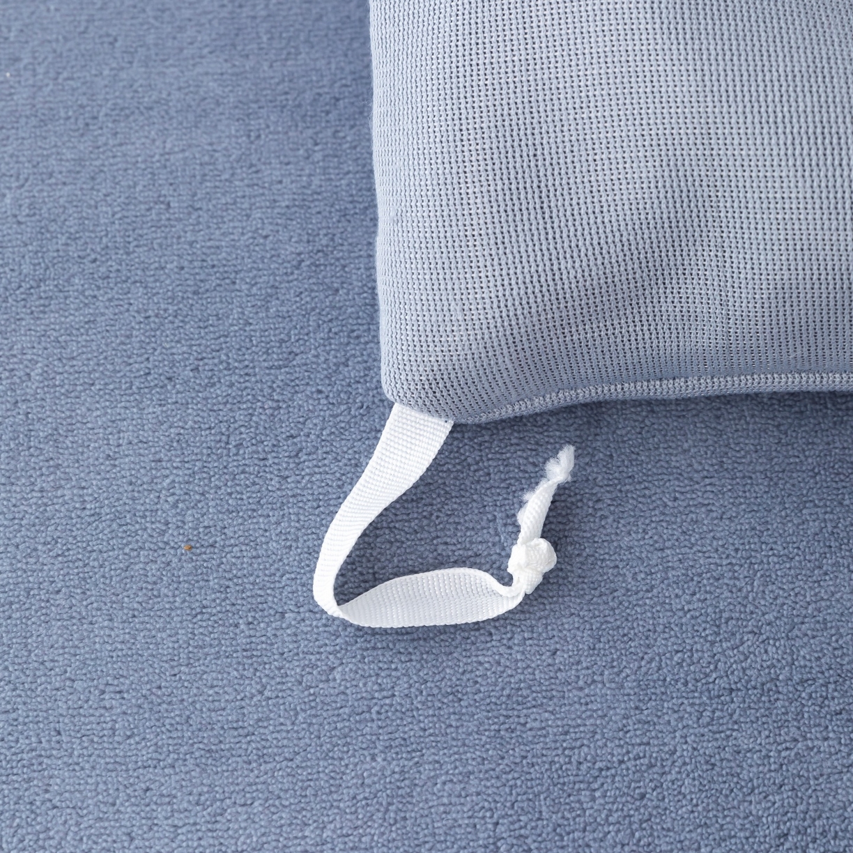 91家纺网 家纺一手货源 找家纺 优姿家纺 2025新款10斤牛奶绒宽边绣花保暖四件套-简单生活 简单生活-典雅灰