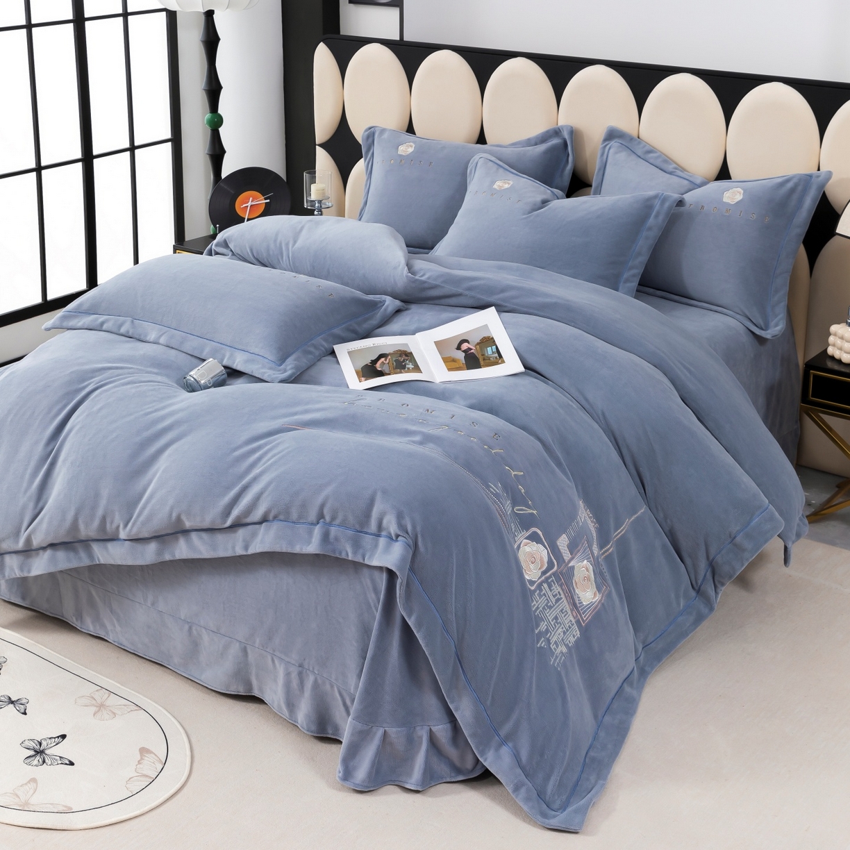 优姿家纺 2025新款10斤牛奶绒宽边绣花保暖四件套-简单生活 简单生活-典雅灰