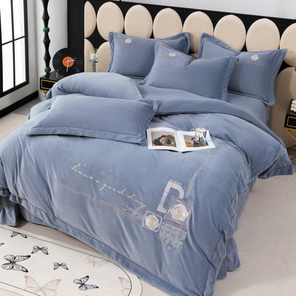 91家纺网 家纺一手货源 找家纺 优姿家纺 2025新款10斤牛奶绒宽边绣花保暖四件套-简单生活 简单生活-典雅灰