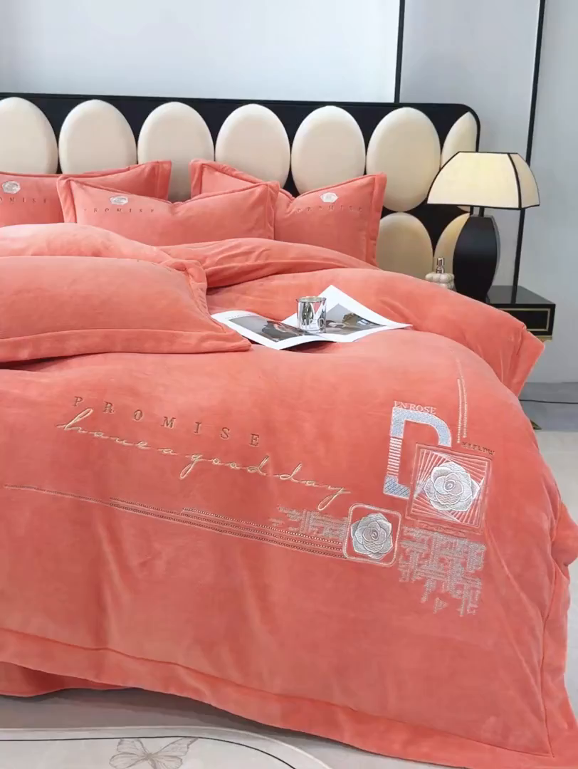 91家纺网 家纺一手货源 找家纺 优姿家纺 2025新款10斤牛奶绒宽边绣花保暖四件套-简单生活 简单生活-桔