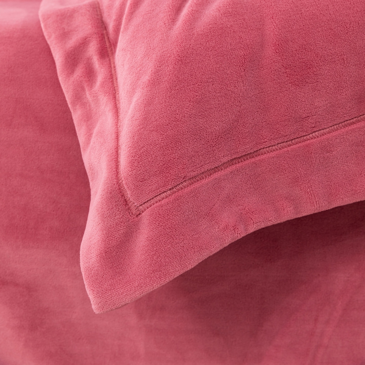 91家纺网 家纺一手货源 找家纺 优姿家纺 2025新款10斤牛奶绒宽边绣花保暖四件套-简单生活 简单生活-皮红