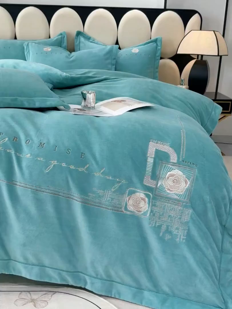 91家纺网 家纺一手货源 找家纺 优姿家纺 2025新款10斤牛奶绒宽边绣花保暖四件套-简单生活 简单生活-湖兰