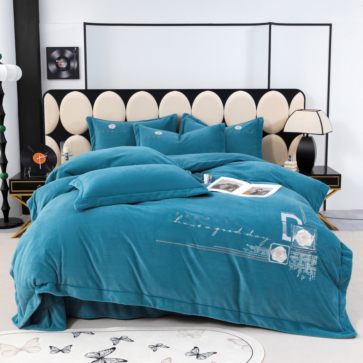 91家纺网 家纺一手货源 找家纺 优姿家纺 2025新款10斤牛奶绒宽边绣花保暖四件套-简单生活 简单生活-宝石蓝