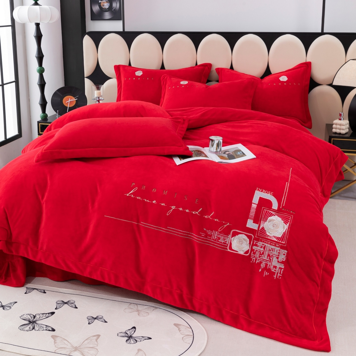 91家纺网 家纺一手货源 找家纺 优姿家纺 2025新款10斤牛奶绒宽边绣花保暖四件套-简单生活 简单生活-大红