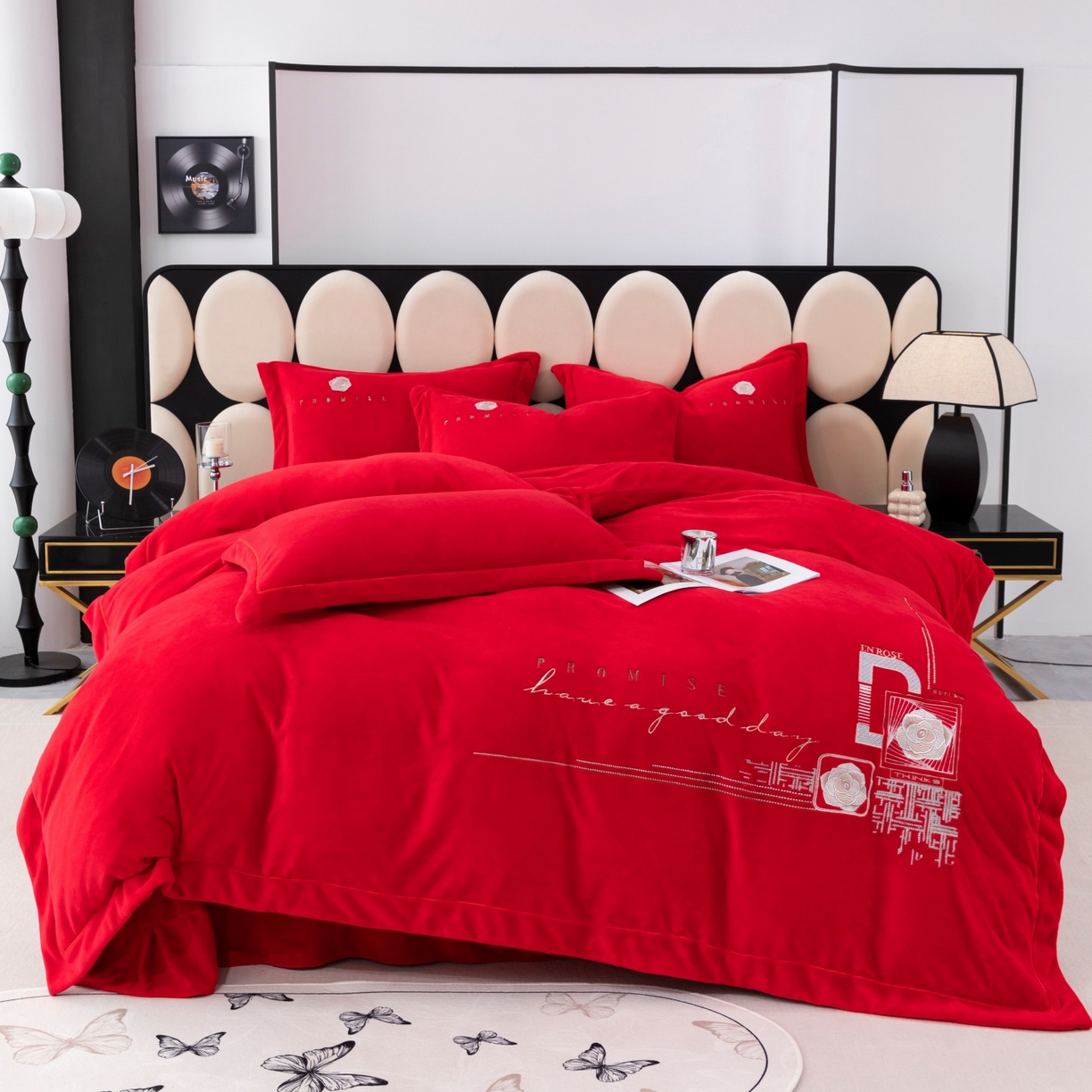 91家纺网 家纺一手货源 找家纺 优姿家纺 2025新款10斤牛奶绒宽边绣花保暖四件套-简单生活 简单生活-大红