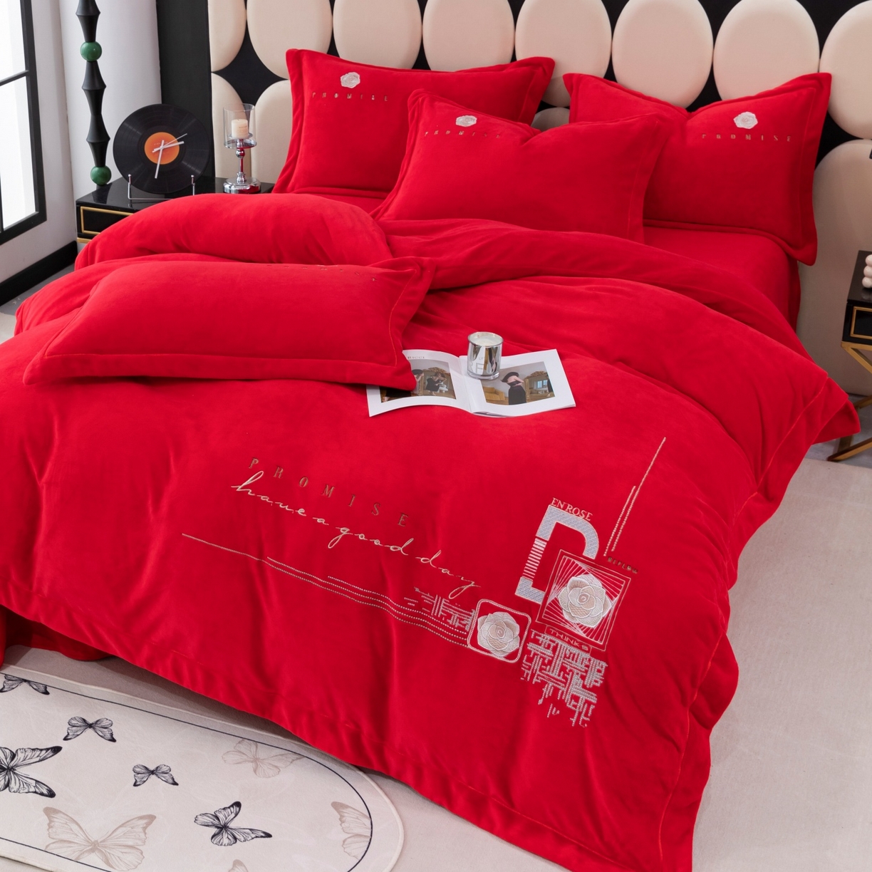 91家纺网 家纺一手货源 找家纺 优姿家纺 2025新款10斤牛奶绒宽边绣花保暖四件套-简单生活 简单生活-大红