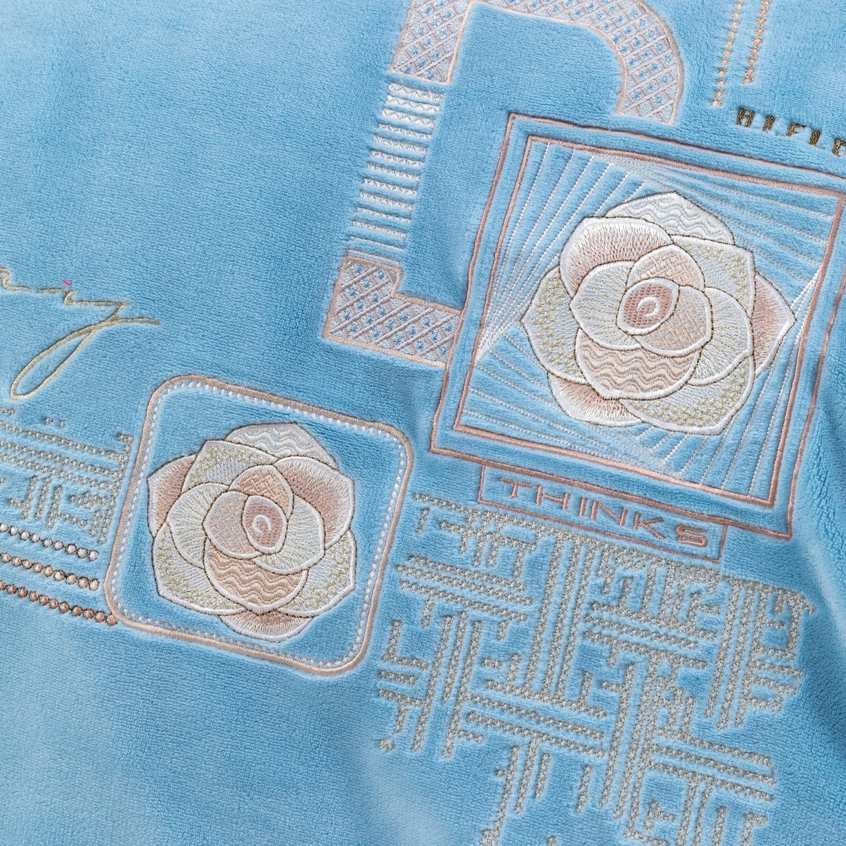 91家纺网 家纺一手货源 找家纺 优姿家纺 2025新款10斤牛奶绒宽边绣花保暖四件套-简单生活 简单生活-天兰