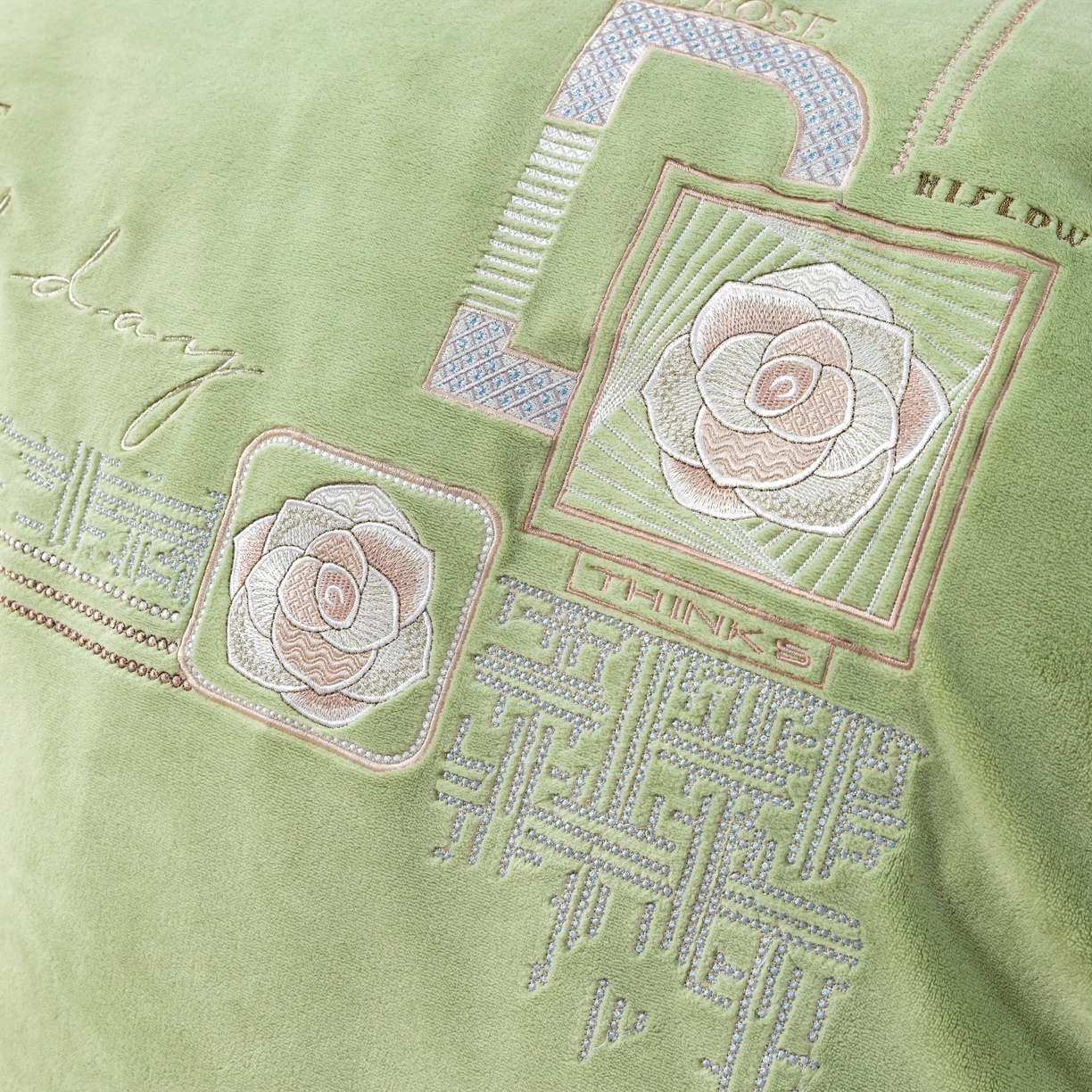 91家纺网 家纺一手货源 找家纺 优姿家纺 2025新款10斤牛奶绒宽边绣花保暖四件套-简单生活 简单生活-抹茶绿