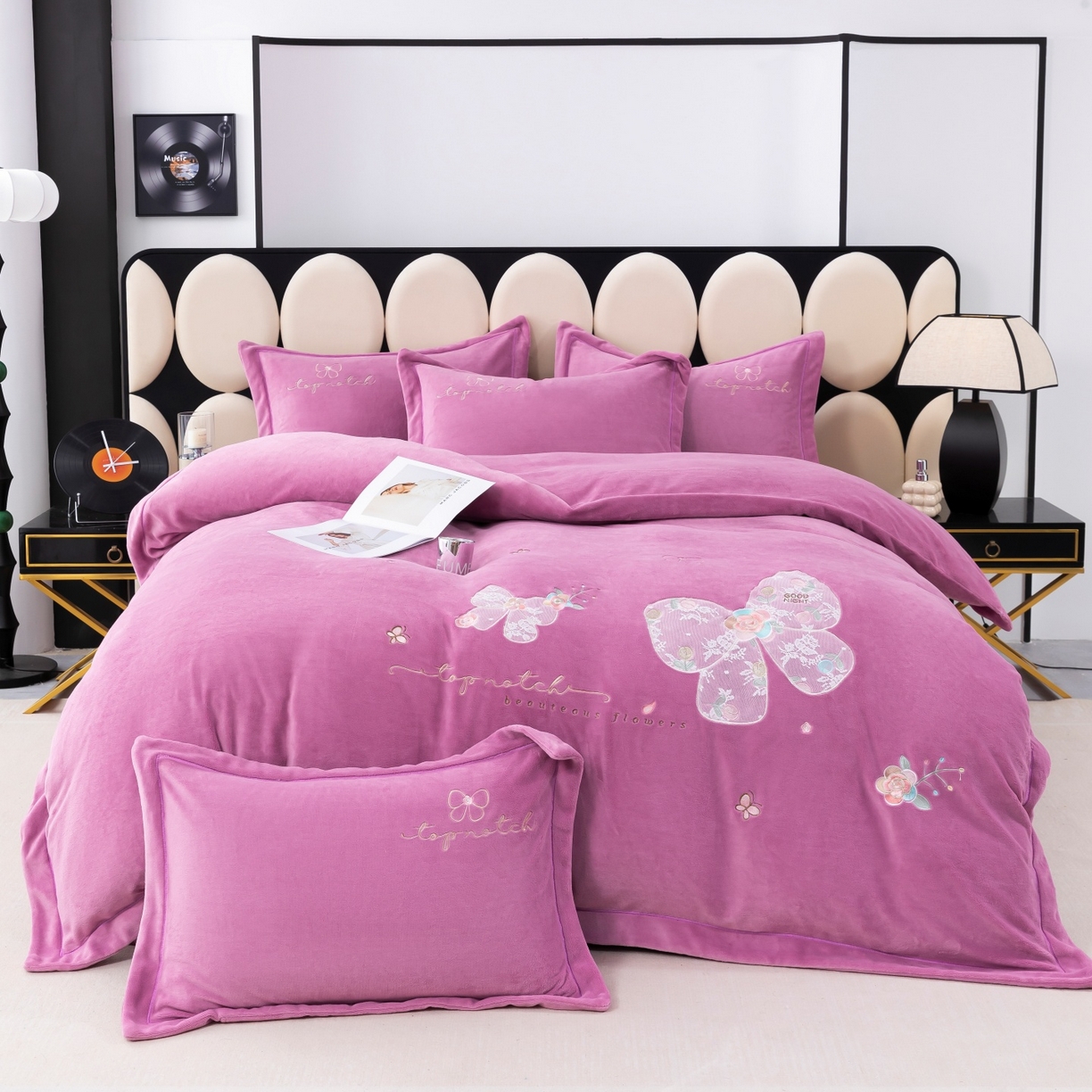 91家纺网 家纺一手货源 找家纺 优姿家纺 2025新款10斤牛奶绒宽边绣花保暖四件套-蝴蝶心语 蝴蝶心语-紫