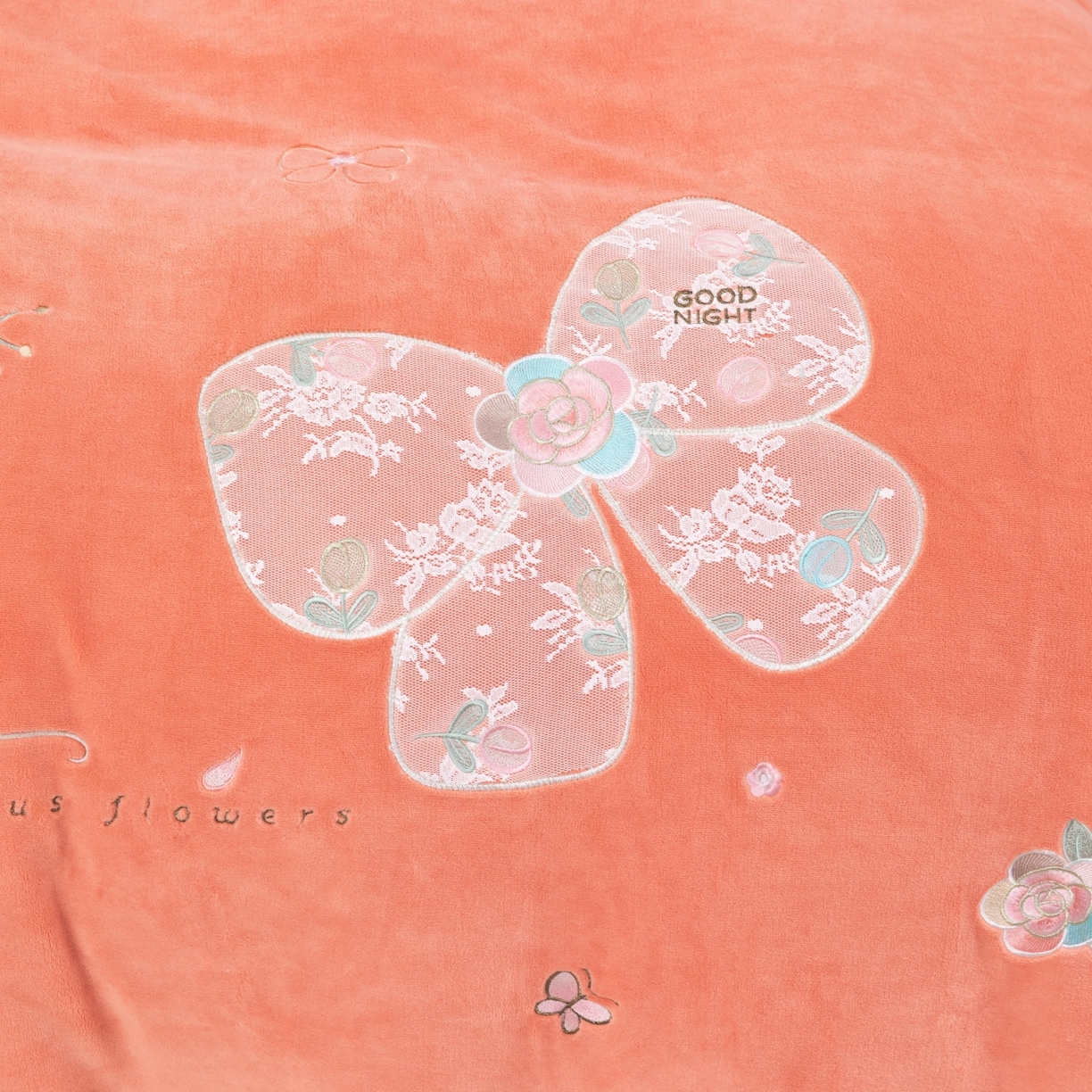 91家纺网 家纺一手货源 找家纺 优姿家纺 2025新款10斤牛奶绒宽边绣花保暖四件套-蝴蝶心语 蝴蝶心语-桔