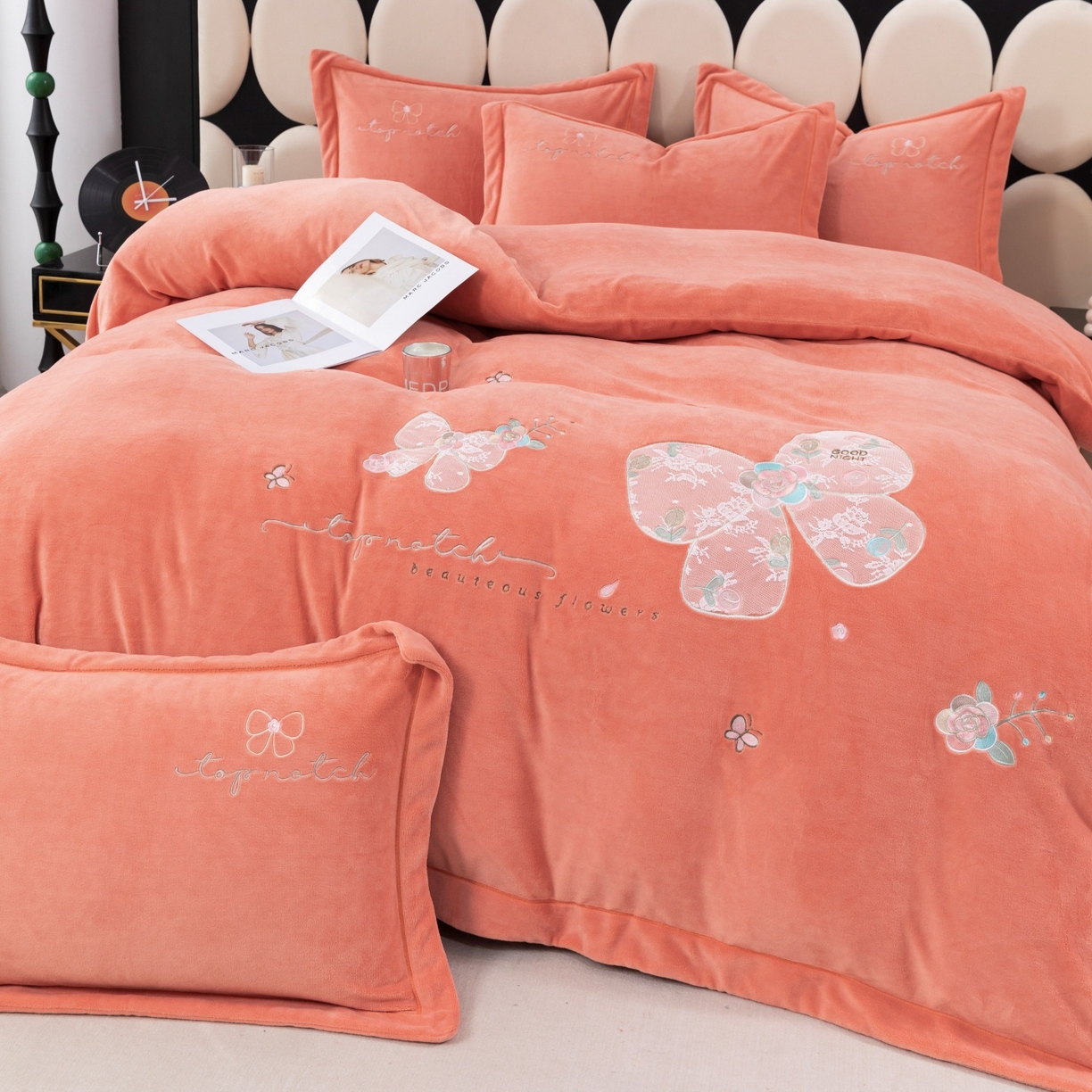 91家纺网 家纺一手货源 找家纺 优姿家纺 2025新款10斤牛奶绒宽边绣花保暖四件套-蝴蝶心语 蝴蝶心语-桔