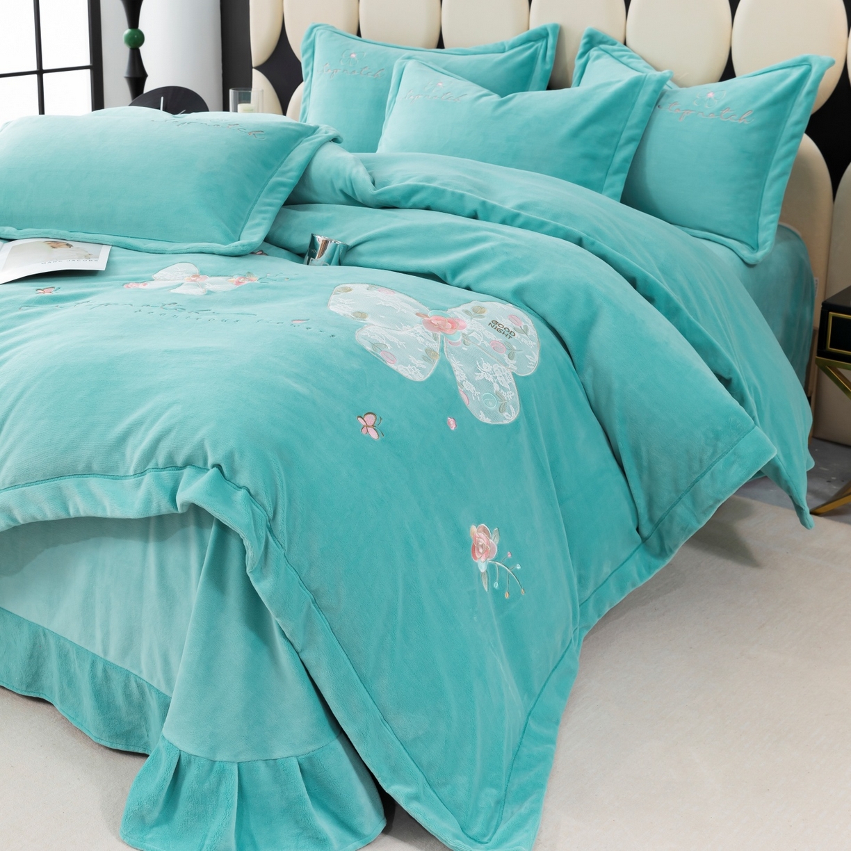 91家纺网 家纺一手货源 找家纺 优姿家纺 2025新款10斤牛奶绒宽边绣花保暖四件套-蝴蝶心语 蝴蝶心语-湖兰