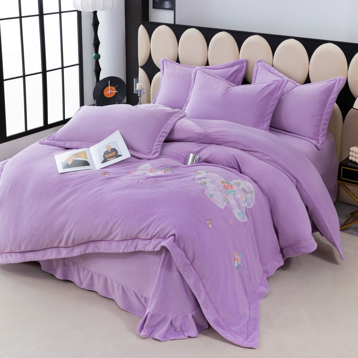 91家纺网 家纺一手货源 找家纺 优姿家纺 2025新款10斤牛奶绒宽边绣花保暖四件套-蝴蝶心语 蝴蝶心语-千代紫