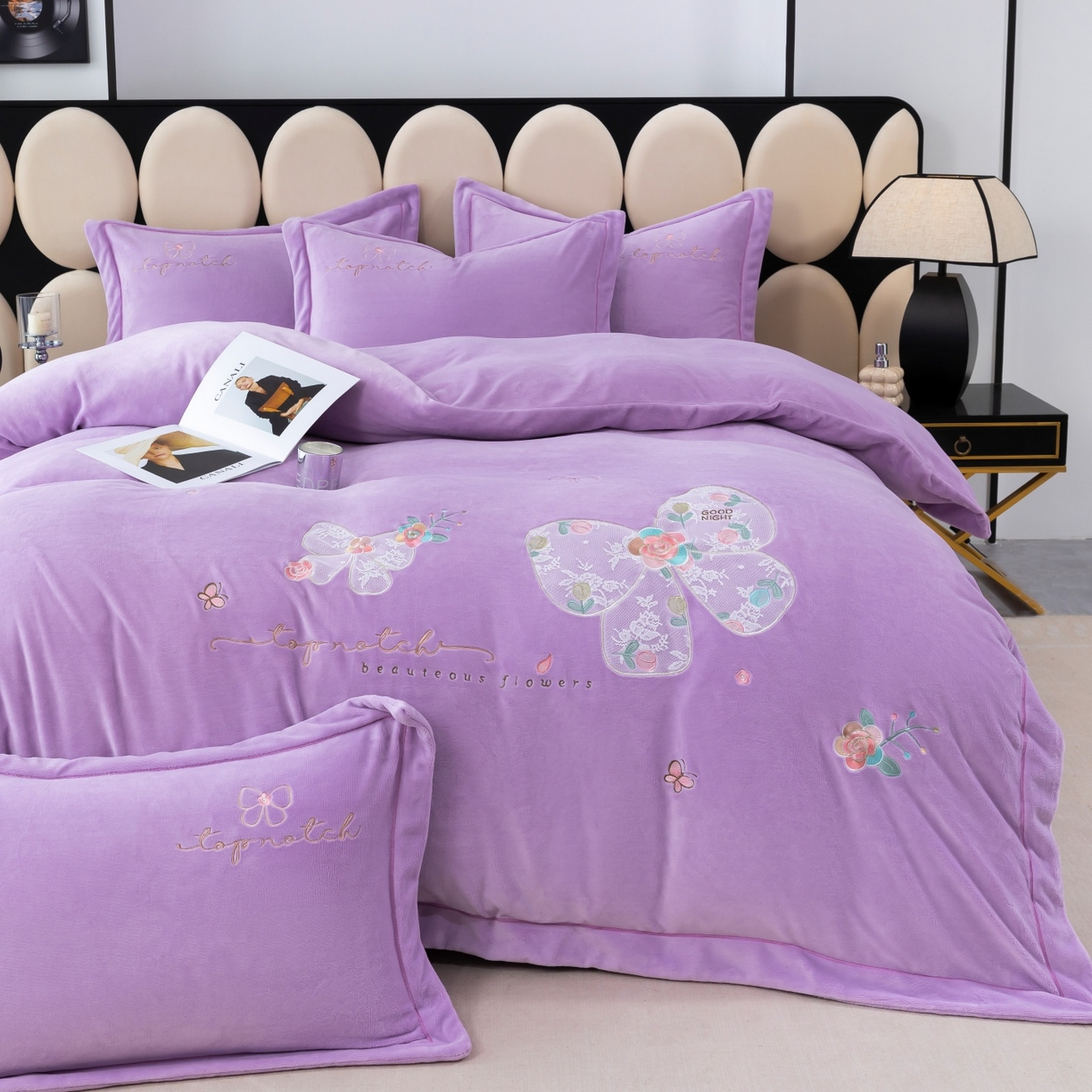 91家纺网 家纺一手货源 找家纺 优姿家纺 2025新款10斤牛奶绒宽边绣花保暖四件套-蝴蝶心语 蝴蝶心语-千代紫