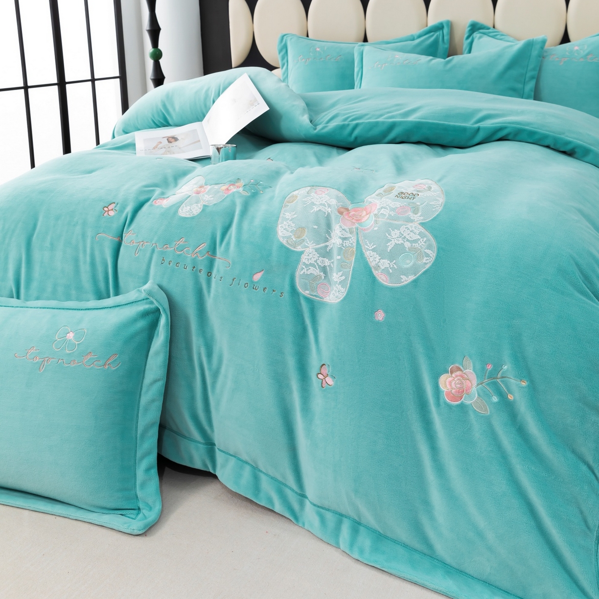 91家纺网 家纺一手货源 找家纺 优姿家纺 2025新款10斤牛奶绒宽边绣花保暖四件套-蝴蝶心语 蝴蝶心语-湖兰