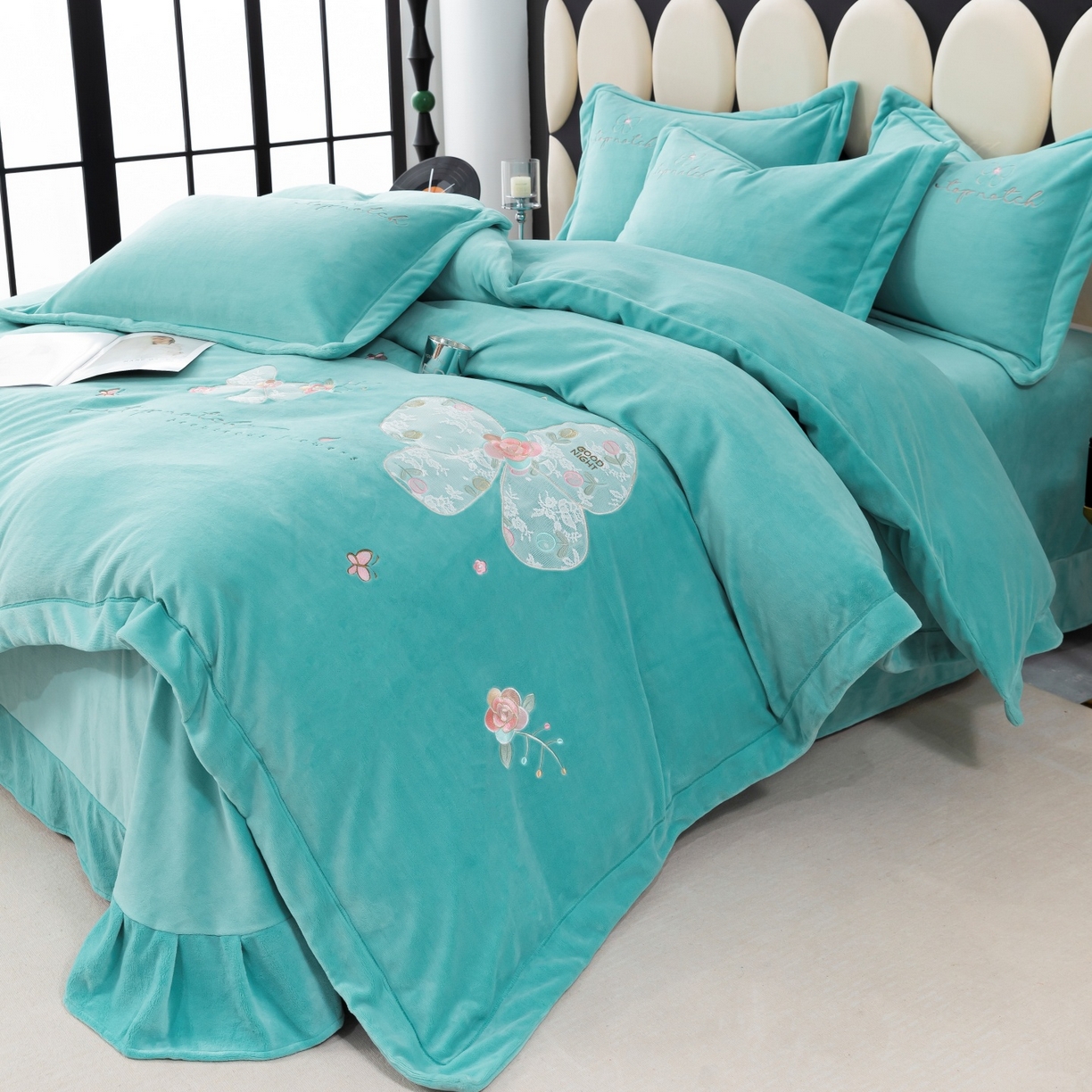 91家纺网 家纺一手货源 找家纺 优姿家纺 2025新款10斤牛奶绒宽边绣花保暖四件套-蝴蝶心语 蝴蝶心语-湖兰