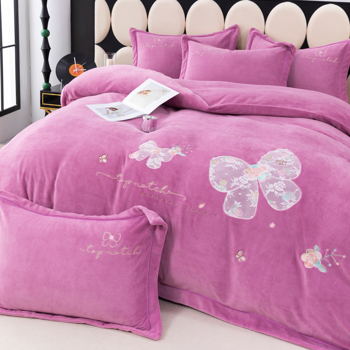 91家纺网 家纺一手货源 找家纺 优姿家纺 2025新款10斤牛奶绒宽边绣花保暖四件套-蝴蝶心语 蝴蝶心语-紫