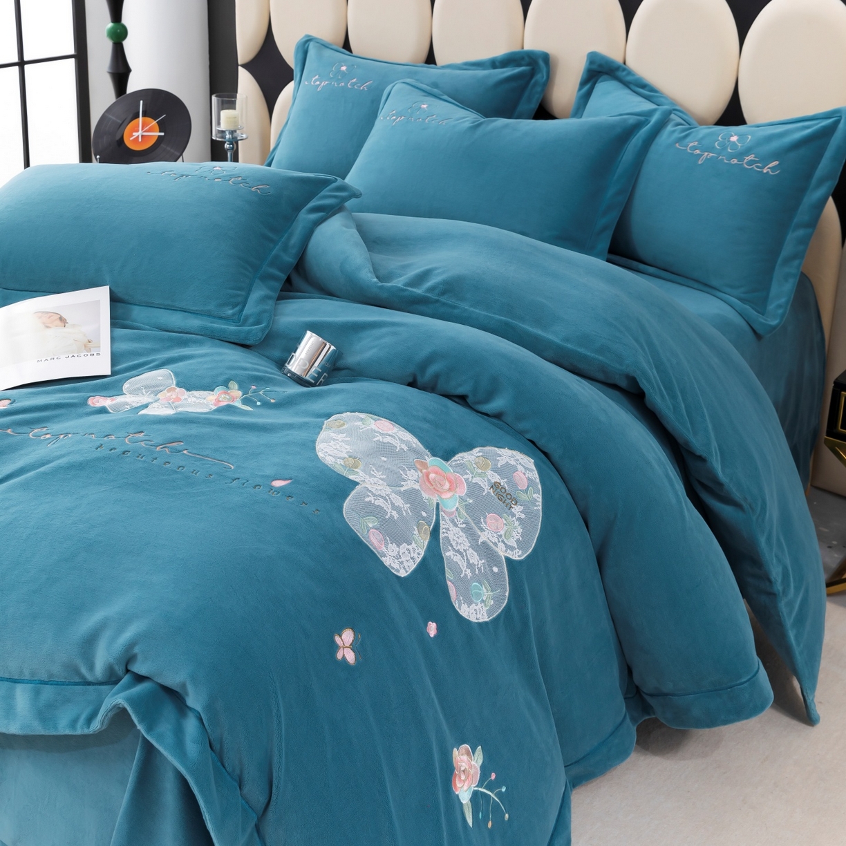 91家纺网 家纺一手货源 找家纺 （总）优姿家纺 2025新款10斤牛奶绒宽边绣花保暖四件套-蝴蝶心语