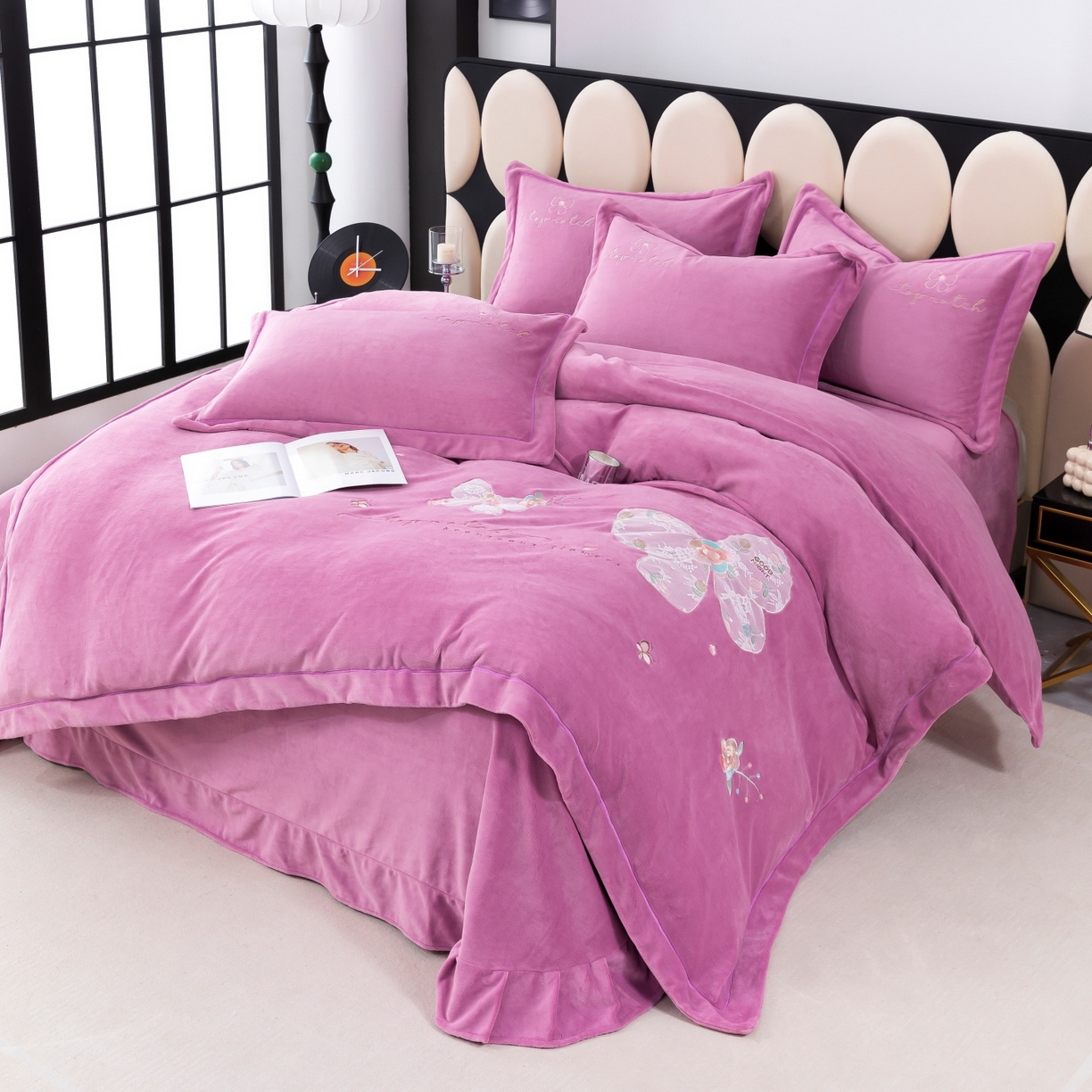 91家纺网 家纺一手货源 找家纺 优姿家纺 2025新款10斤牛奶绒宽边绣花保暖四件套-蝴蝶心语 蝴蝶心语-紫