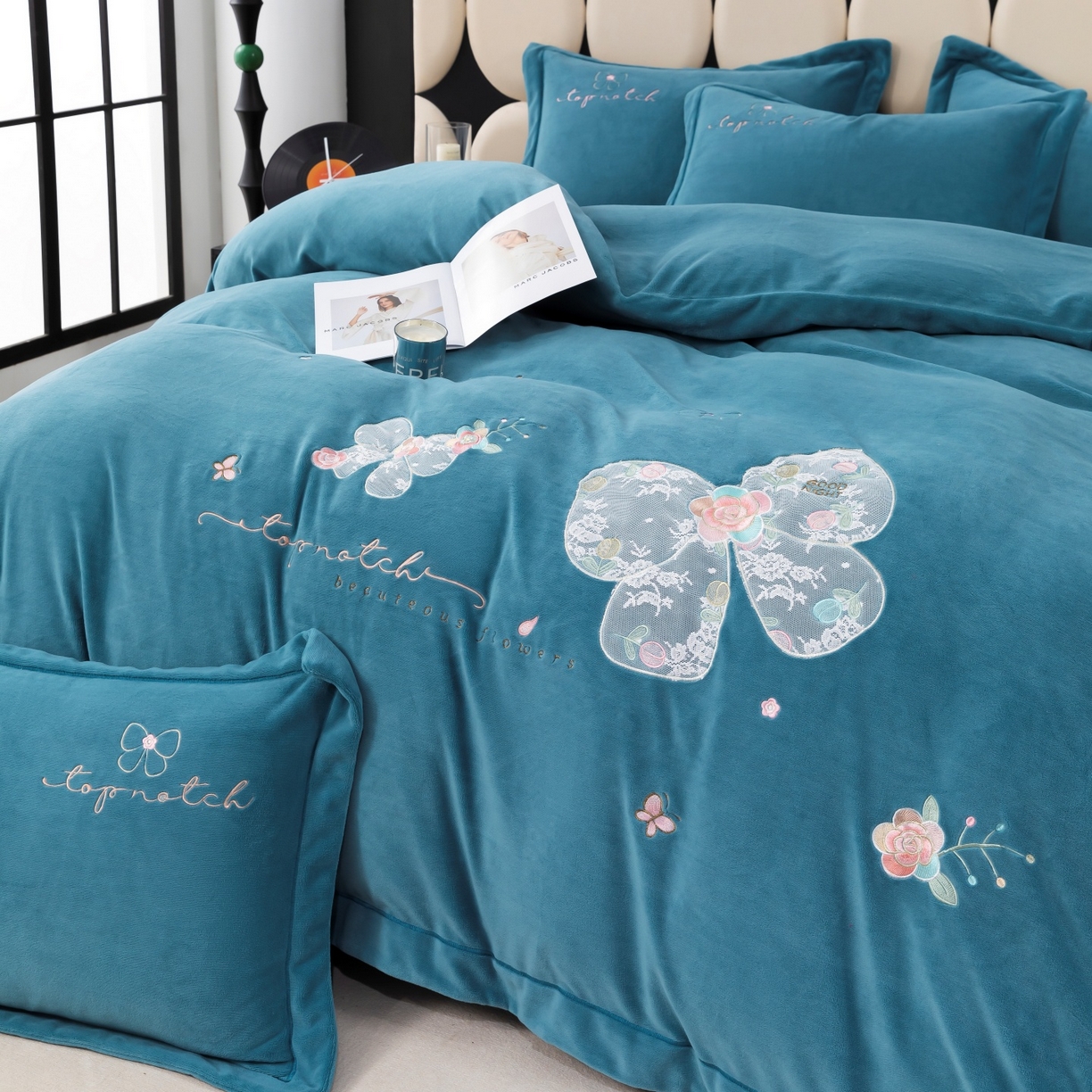 91家纺网 家纺一手货源 找家纺 （总）优姿家纺 2025新款10斤牛奶绒宽边绣花保暖四件套-蝴蝶心语