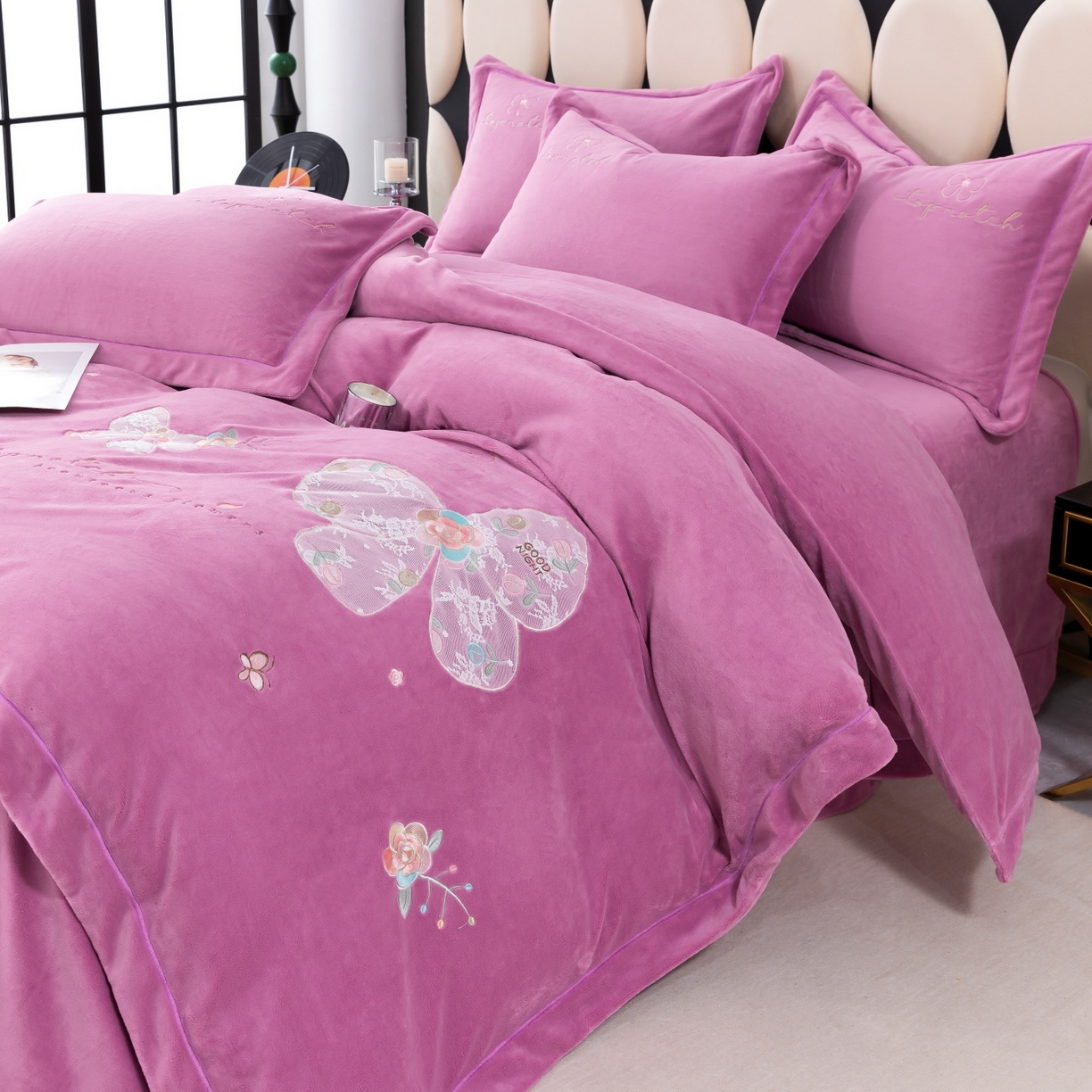 91家纺网 家纺一手货源 找家纺 优姿家纺 2025新款10斤牛奶绒宽边绣花保暖四件套-蝴蝶心语 蝴蝶心语-紫