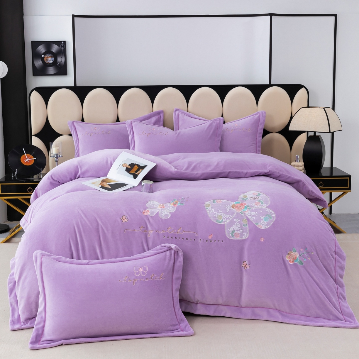 91家纺网 家纺一手货源 找家纺 优姿家纺 2025新款10斤牛奶绒宽边绣花保暖四件套-蝴蝶心语 蝴蝶心语-千代紫