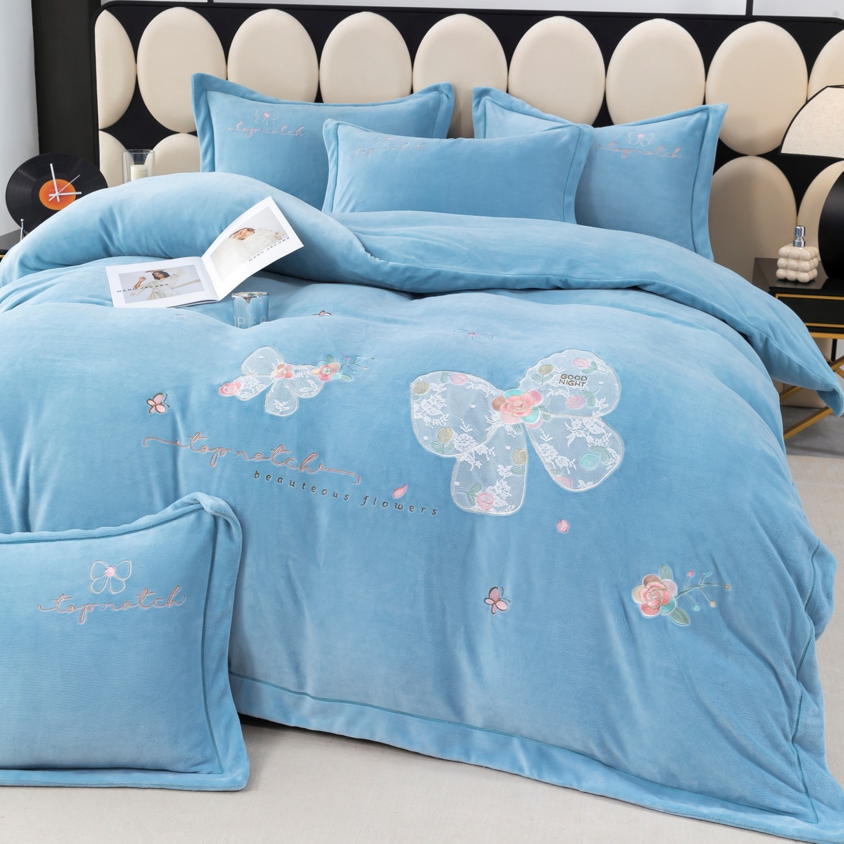 91家纺网 家纺一手货源 找家纺 优姿家纺 2025新款10斤牛奶绒宽边绣花保暖四件套-蝴蝶心语 蝴蝶心语-天兰