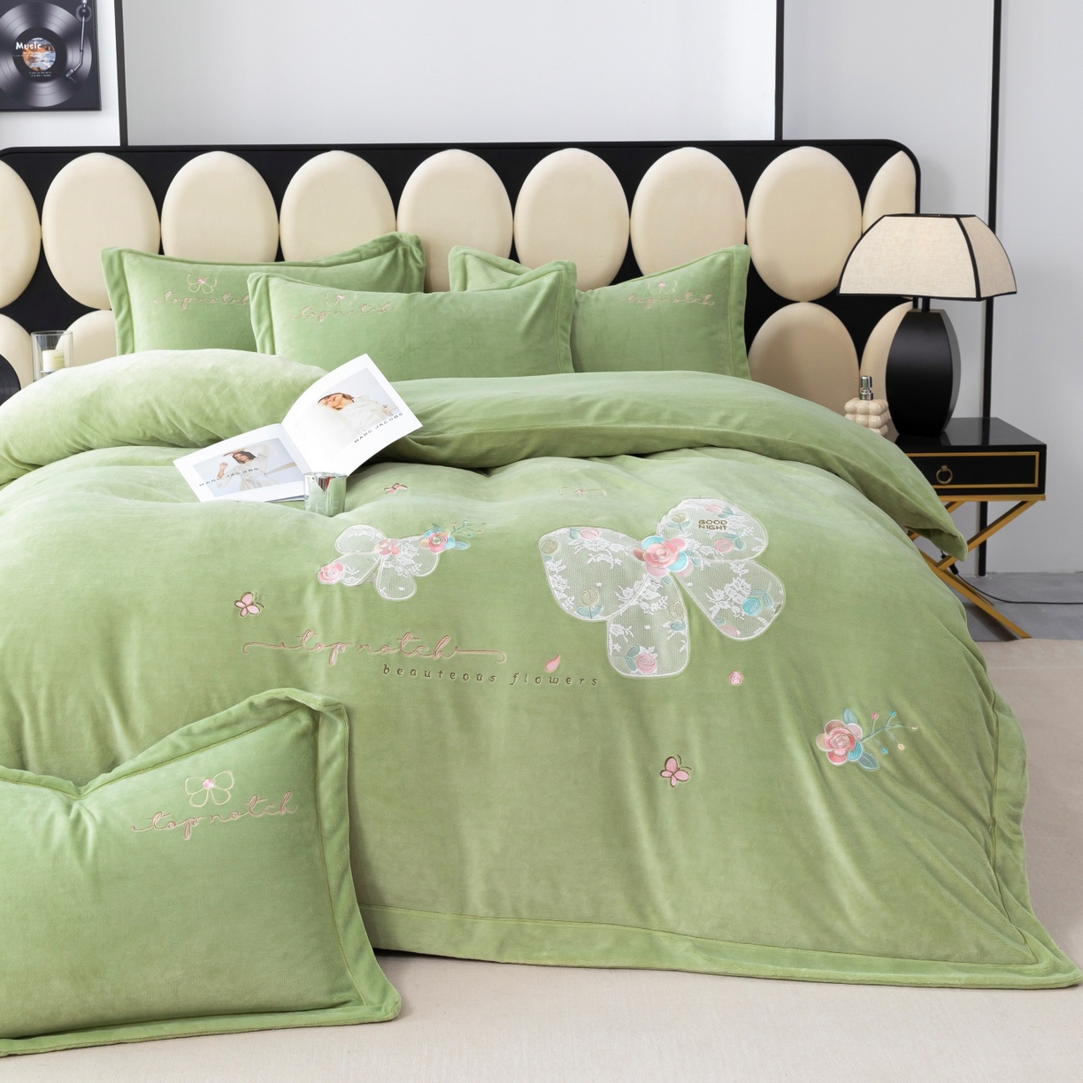 91家纺网 家纺一手货源 找家纺 （总）优姿家纺 2025新款10斤牛奶绒宽边绣花保暖四件套-蝴蝶心语