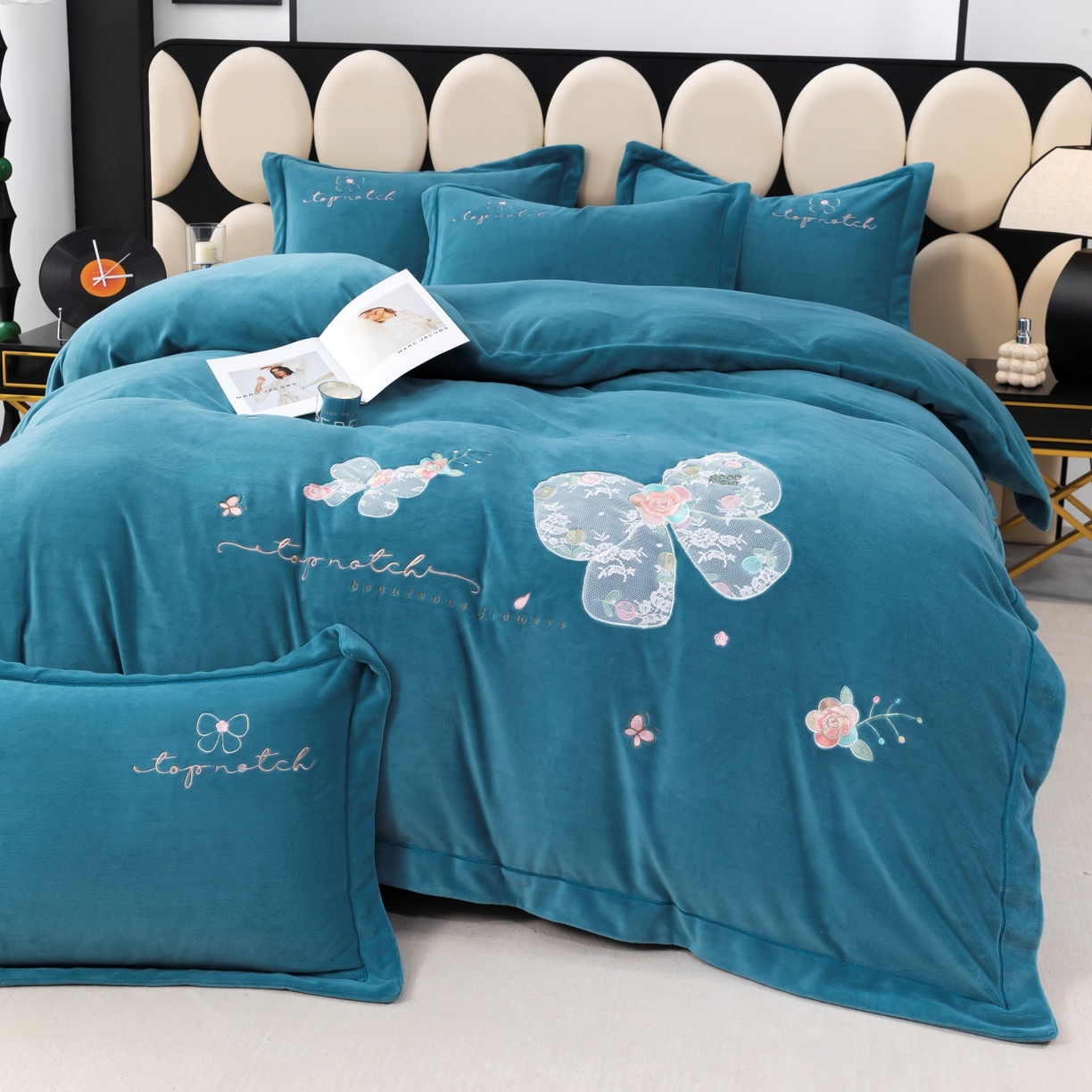 91家纺网 家纺一手货源 找家纺 （总）优姿家纺 2025新款10斤牛奶绒宽边绣花保暖四件套-蝴蝶心语