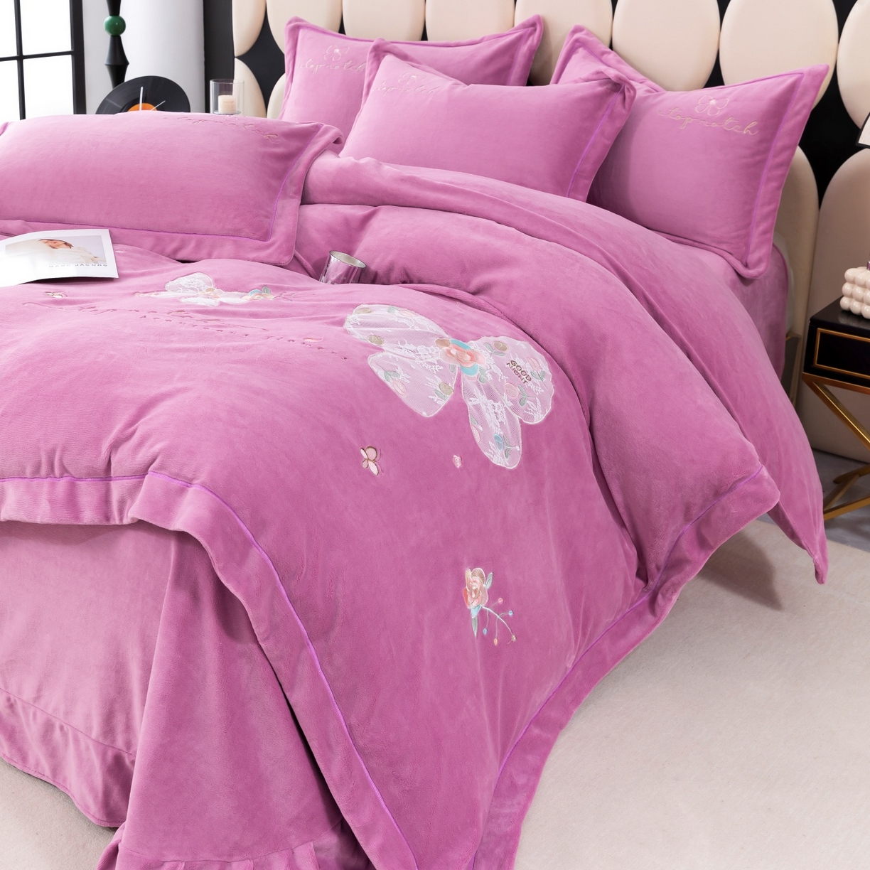 91家纺网 家纺一手货源 找家纺 优姿家纺 2025新款10斤牛奶绒宽边绣花保暖四件套-蝴蝶心语 蝴蝶心语-紫