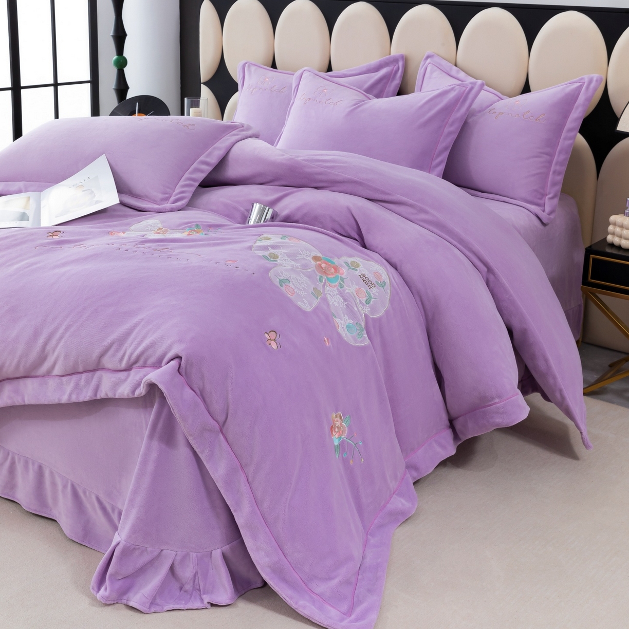 91家纺网 家纺一手货源 找家纺 优姿家纺 2025新款10斤牛奶绒宽边绣花保暖四件套-蝴蝶心语 蝴蝶心语-千代紫