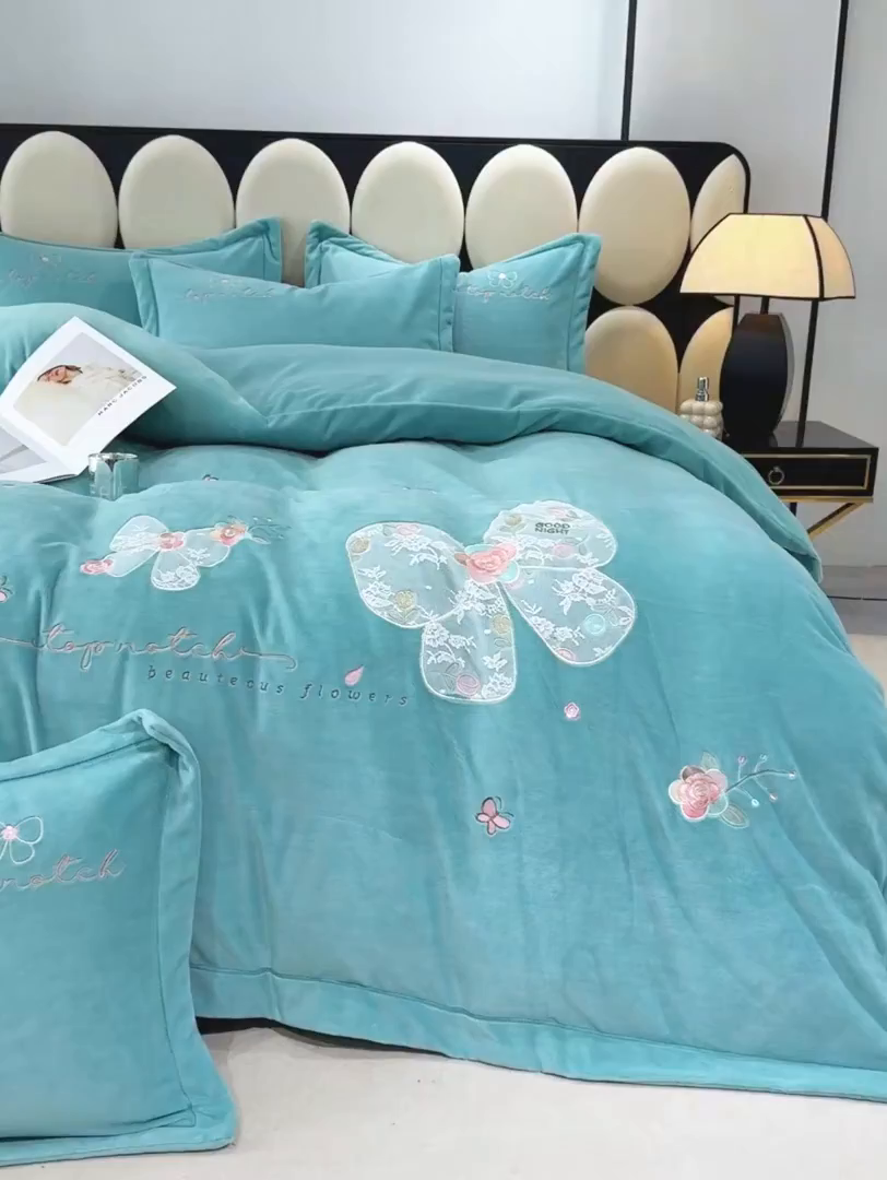91家纺网 家纺一手货源 找家纺 优姿家纺 2025新款10斤牛奶绒宽边绣花保暖四件套-蝴蝶心语 蝴蝶心语-湖兰