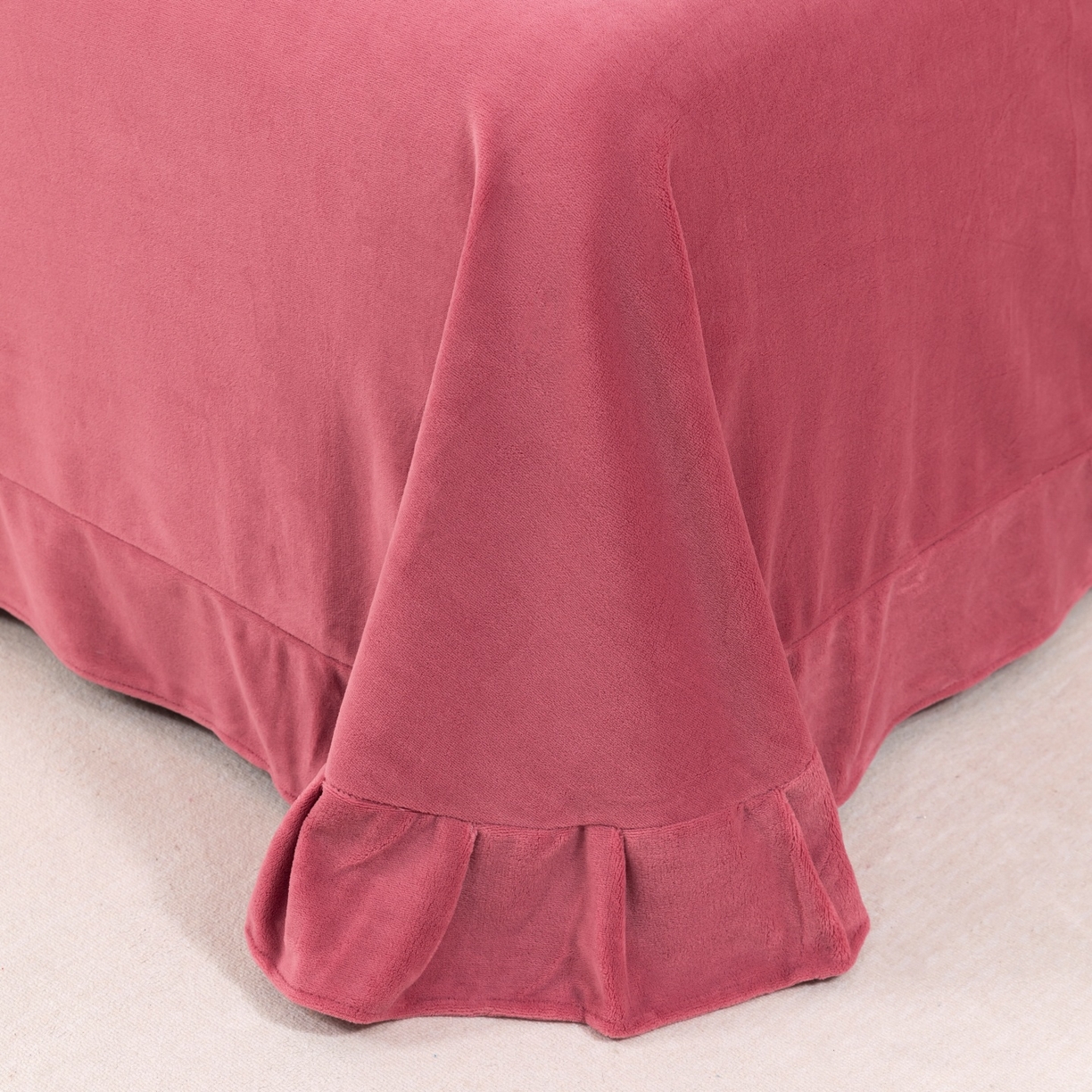 91家纺网 家纺一手货源 找家纺 优姿家纺 2025新款10斤牛奶绒宽边绣花保暖四件套-蝴蝶心语 蝴蝶心语-皮红