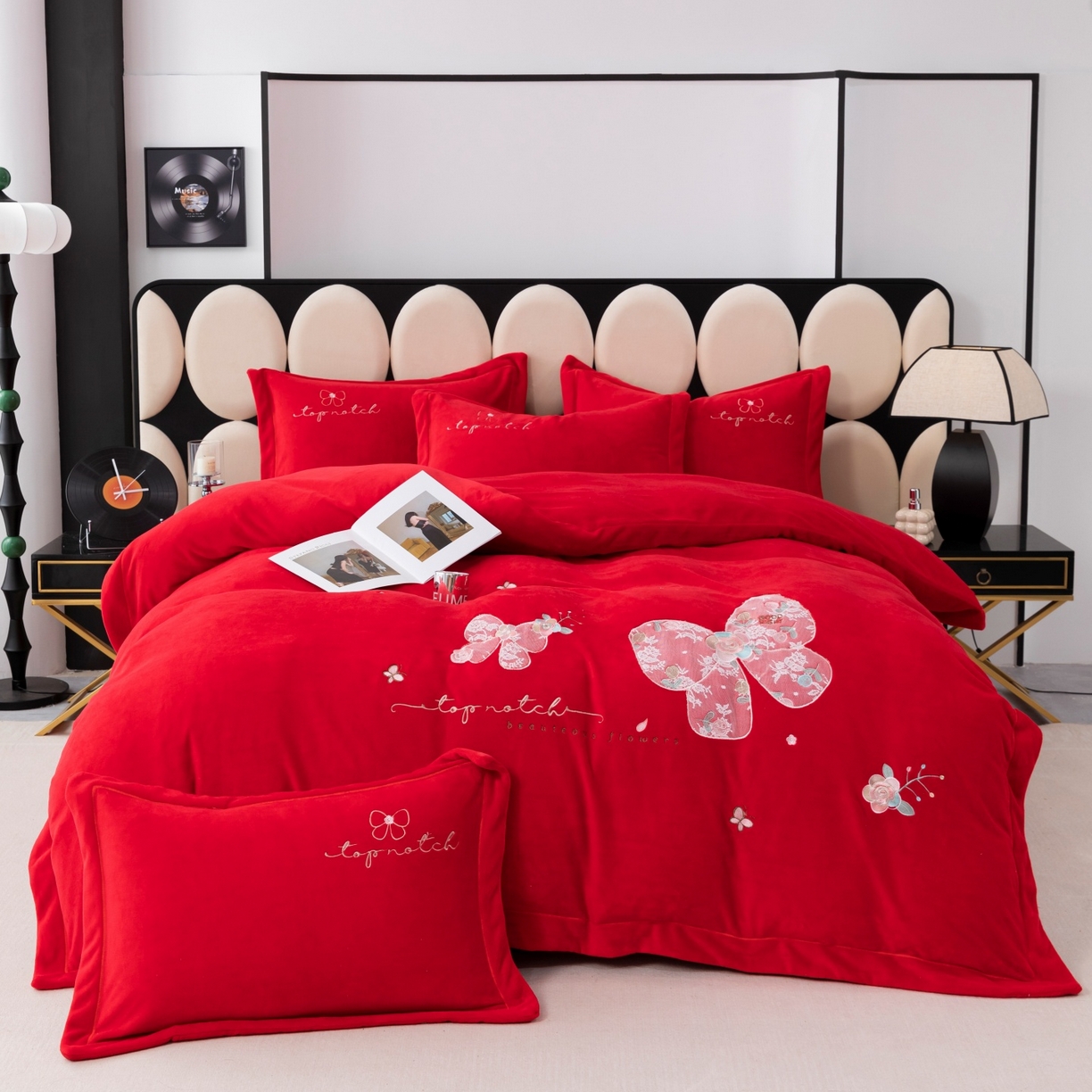 91家纺网 家纺一手货源 找家纺 优姿家纺 2025新款10斤牛奶绒宽边绣花保暖四件套-蝴蝶心语 蝴蝶心语-大红