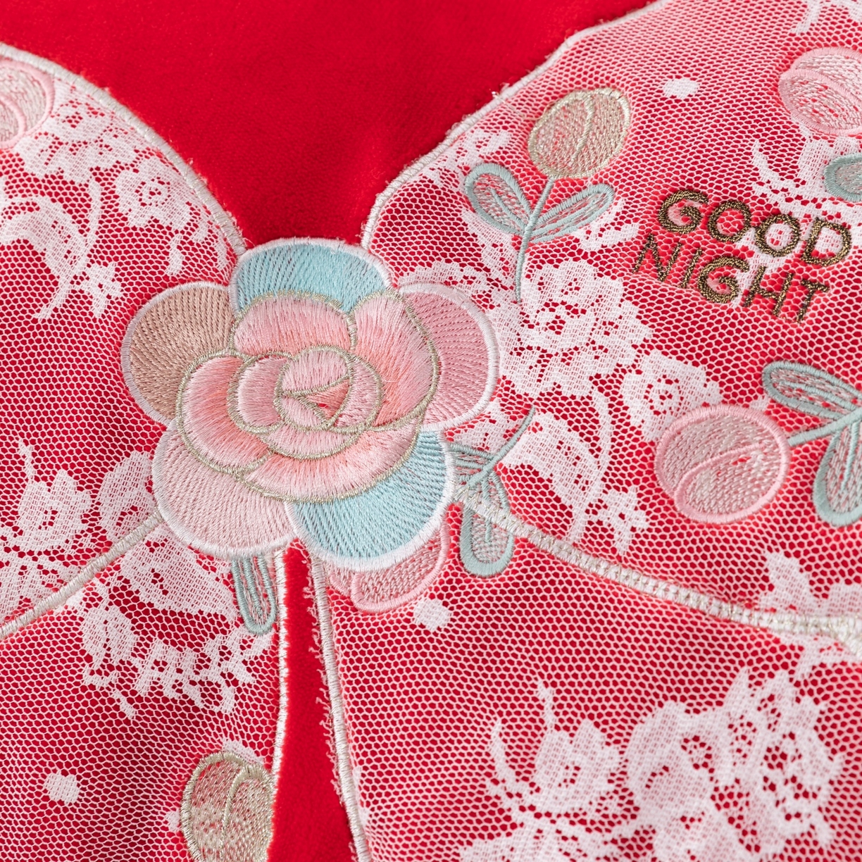 91家纺网 家纺一手货源 找家纺 优姿家纺 2025新款10斤牛奶绒宽边绣花保暖四件套-蝴蝶心语 蝴蝶心语-大红