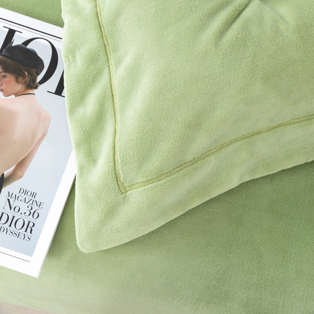 91家纺网 家纺一手货源 找家纺 优姿家纺 2025新款10斤牛奶绒宽边绣花保暖四件套-蝴蝶心语 蝴蝶心语-抹茶绿