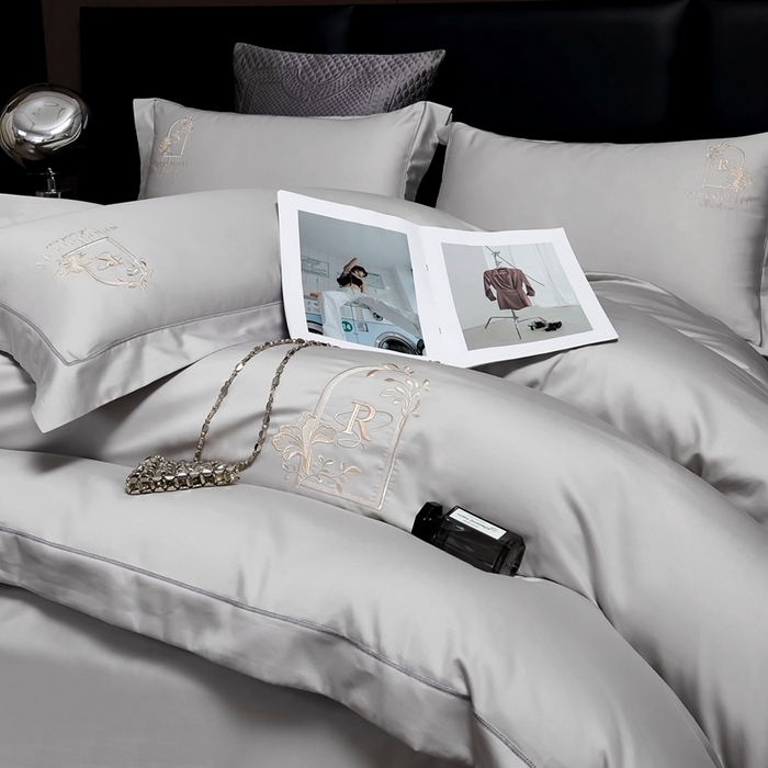 91家纺网 家纺一手货源 找家纺 2025新款60s支贡缎长绒棉刺绣花四件套纯棉全棉100%棉轻奢风四件套 艾尚-高级灰